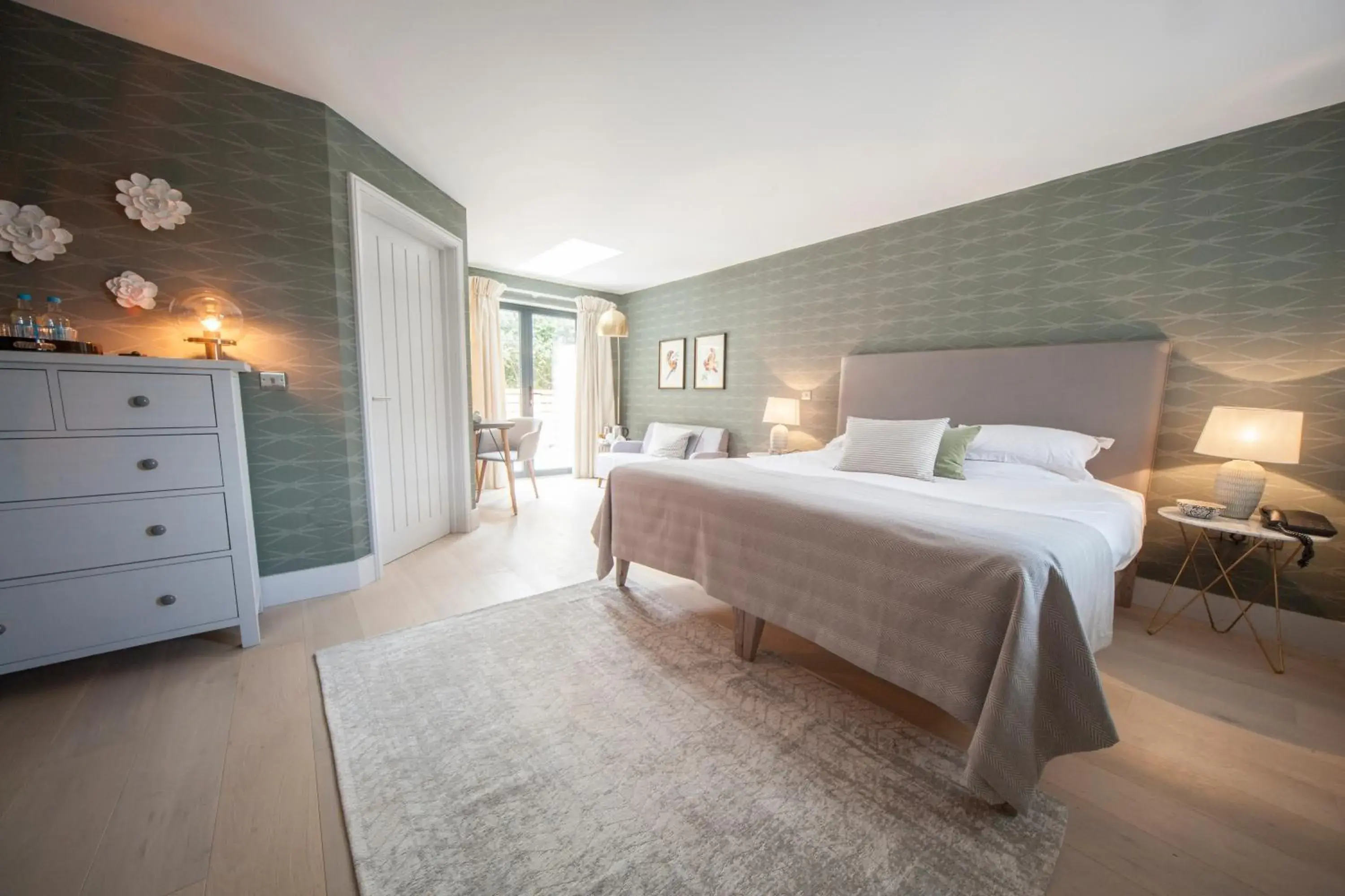 Signature Room with Hot Tub in Titchwell Manor Hotel Signature Room with Hot Tub in Titchwell Manor Hotel