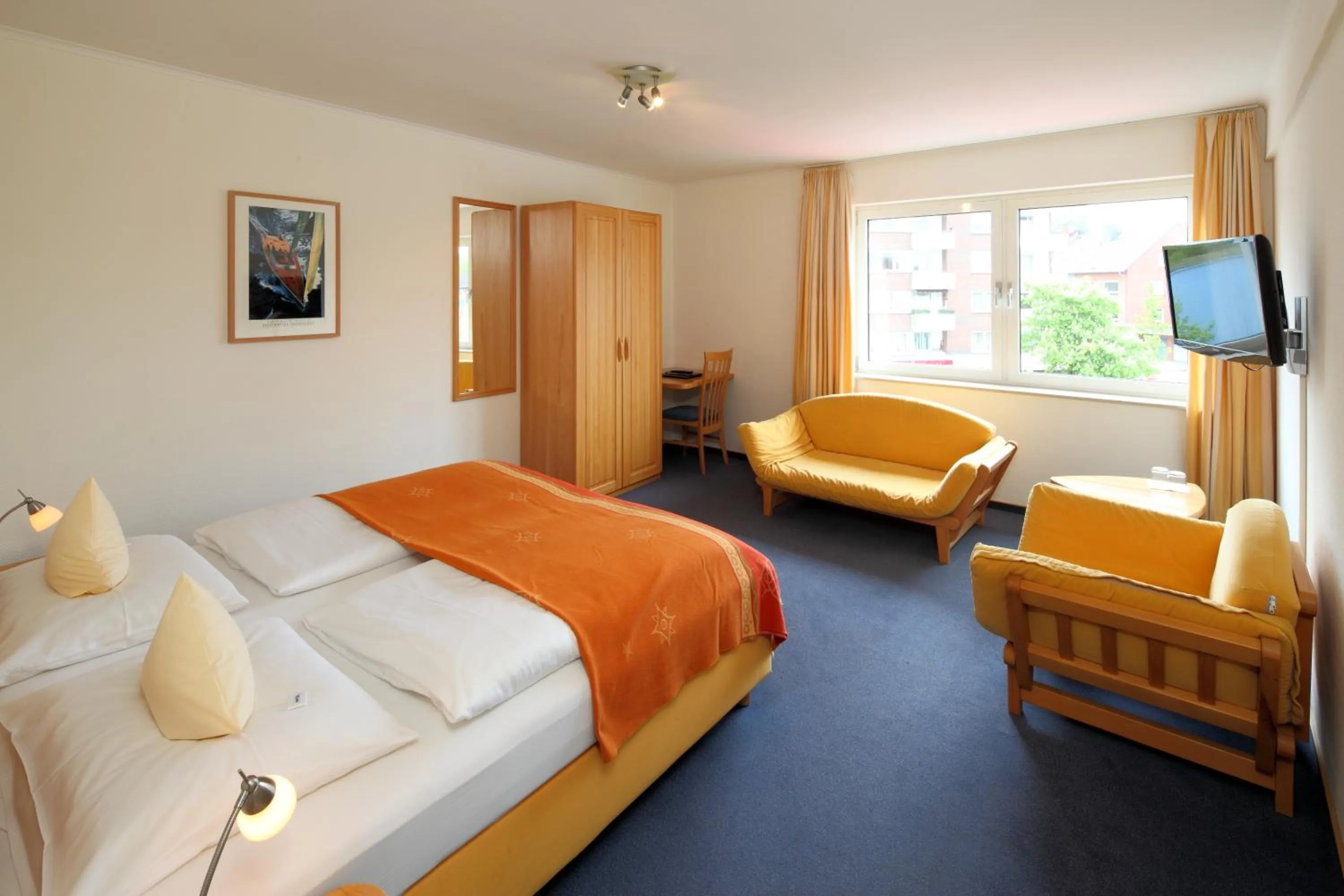 Photo of the whole room, Bed in Hotel Am Segelhafen