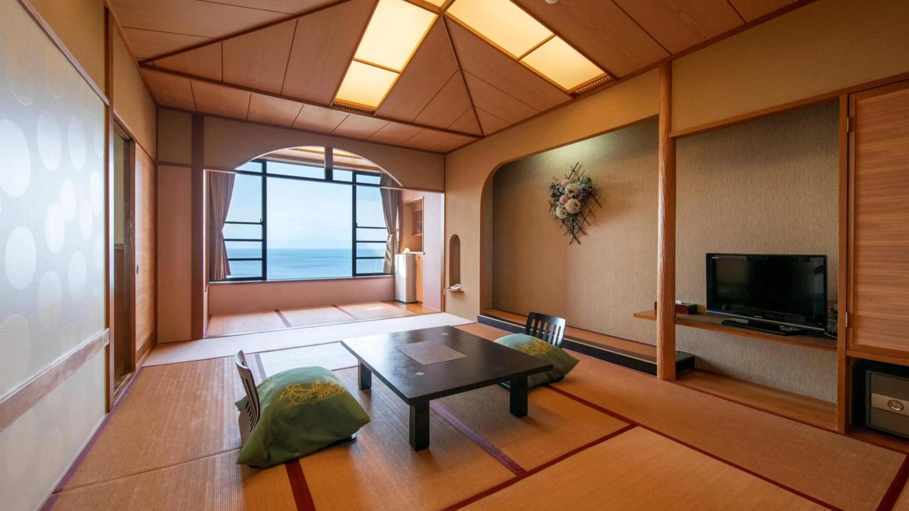 Photo of the whole room in Nishiizu Koyoi