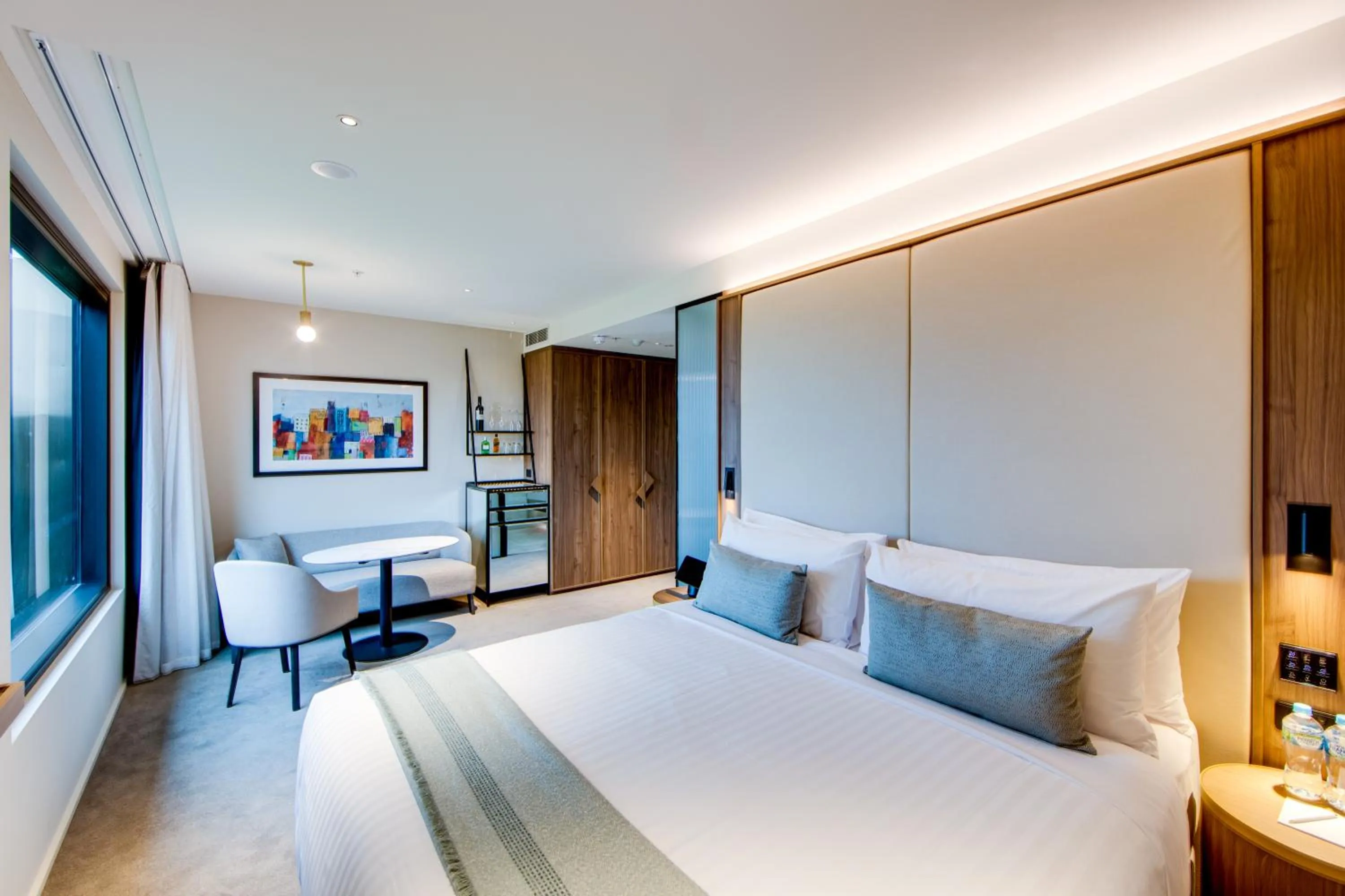 Photo of the whole room, Bed in Oval Hotel at Adelaide Oval