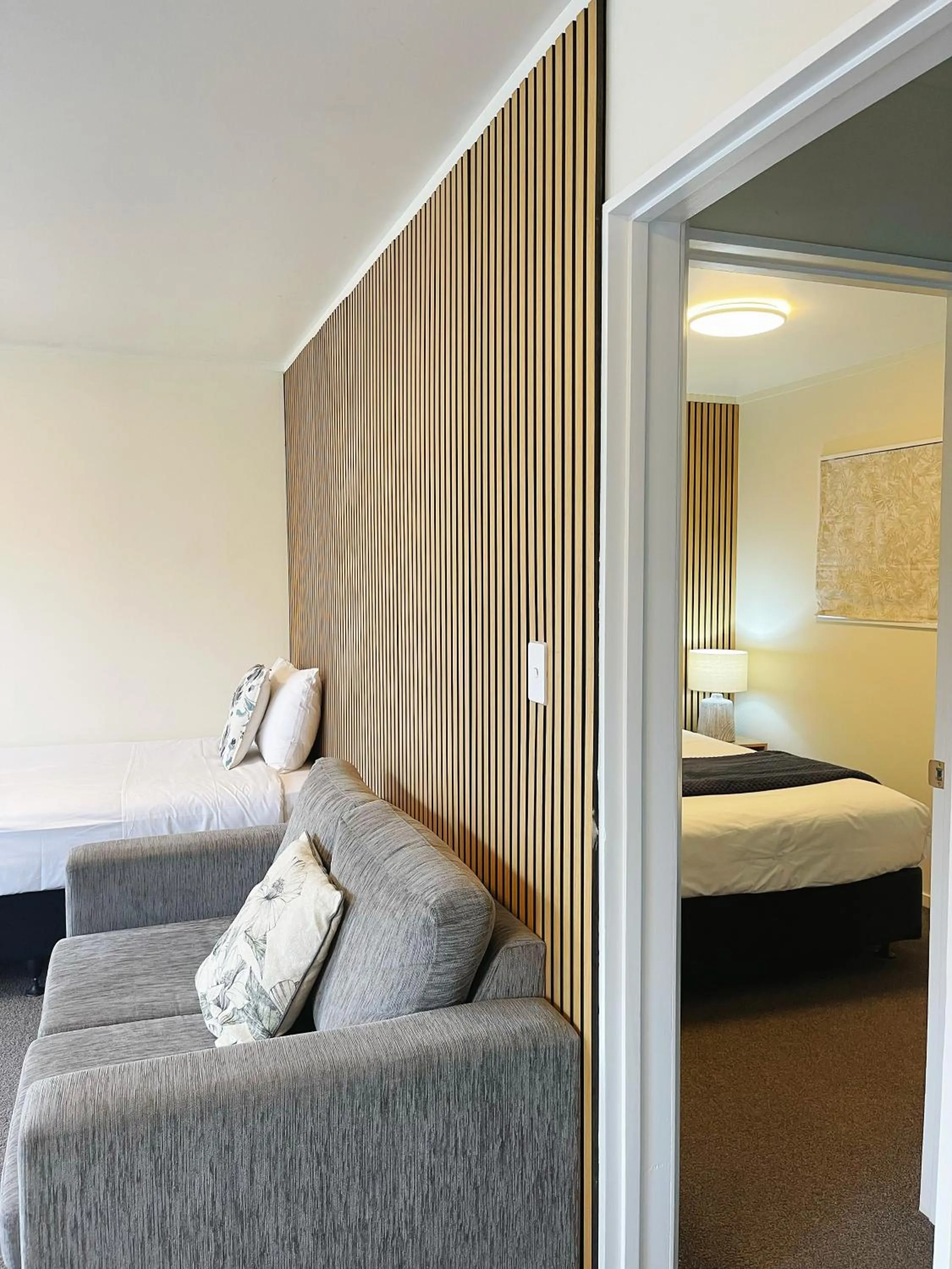 One-Bedroom Suite in Summer Inn Motel - Newly Renovated