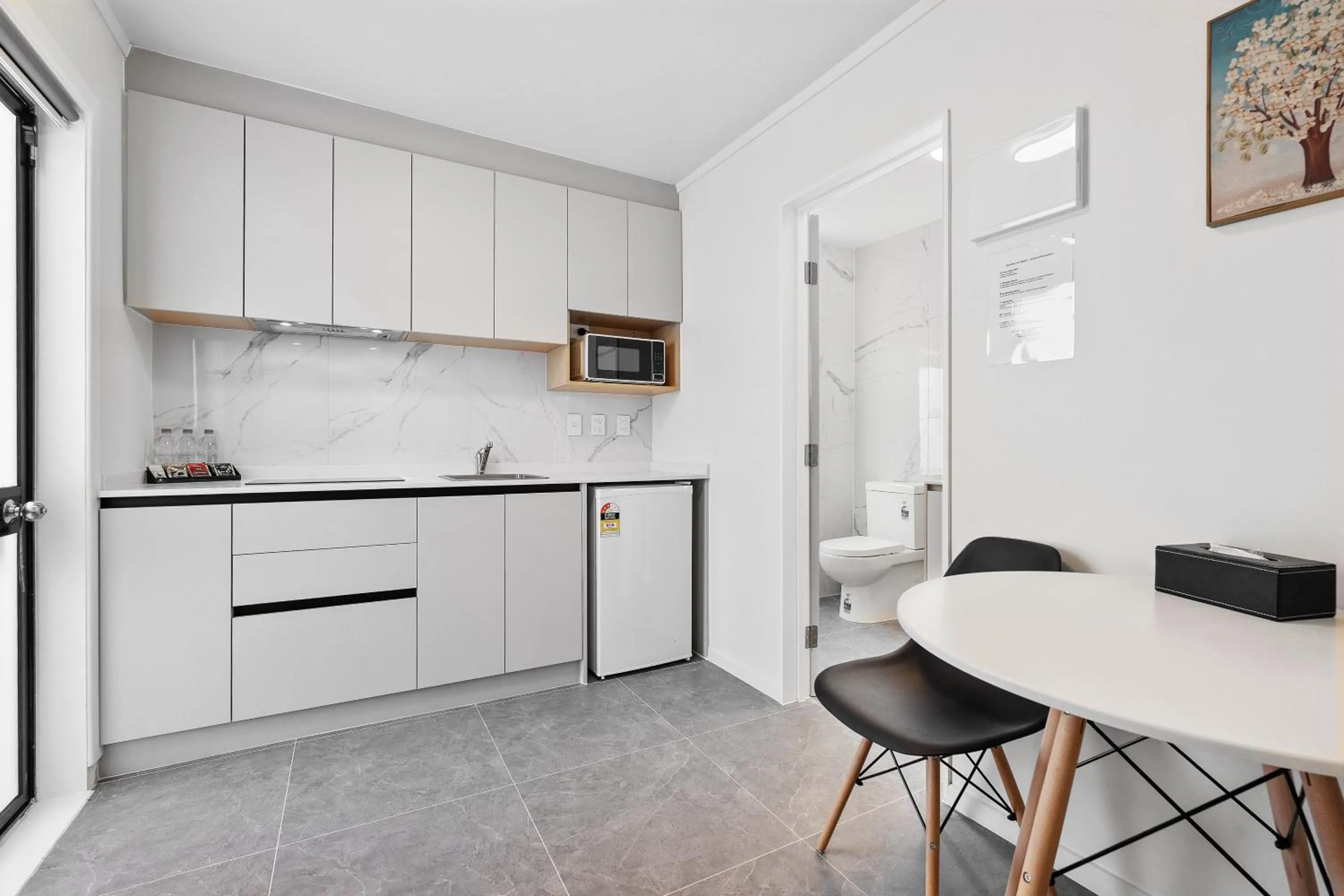 Kitchen or kitchenette in Summer Inn Motel - Newly Renovated