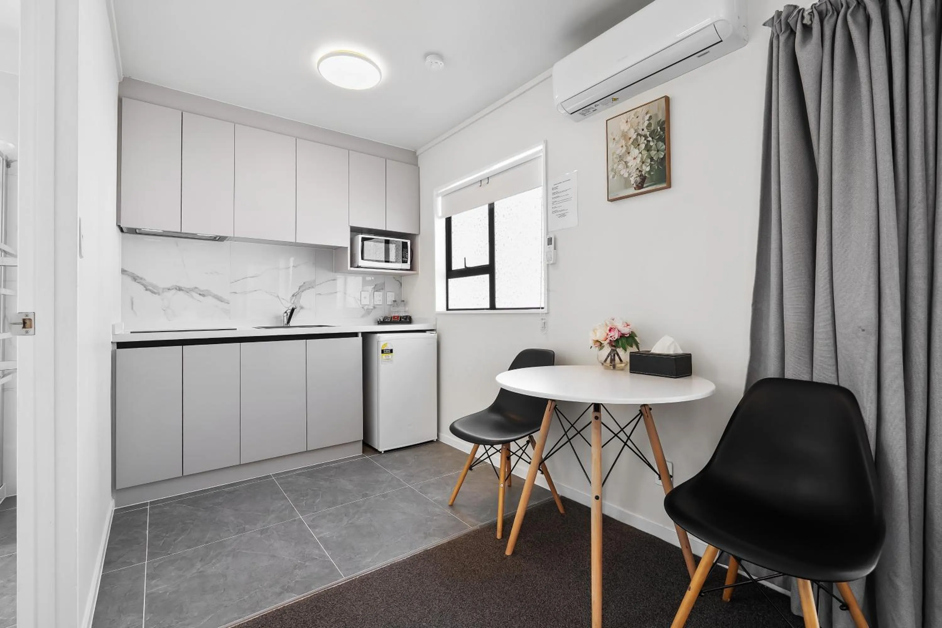 Kitchen or kitchenette in Summer Inn Motel - Newly Renovated