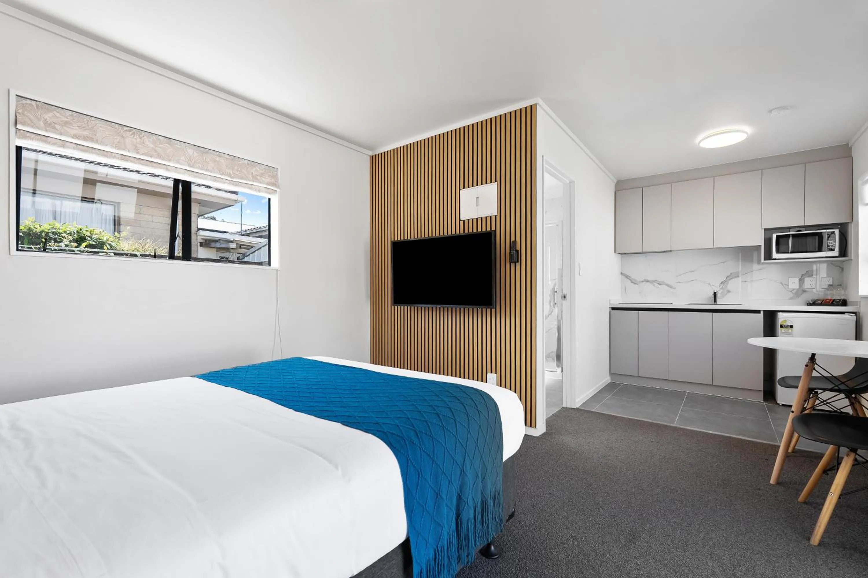 Photo of the whole room, Bed in Summer Inn Motel - Newly Renovated