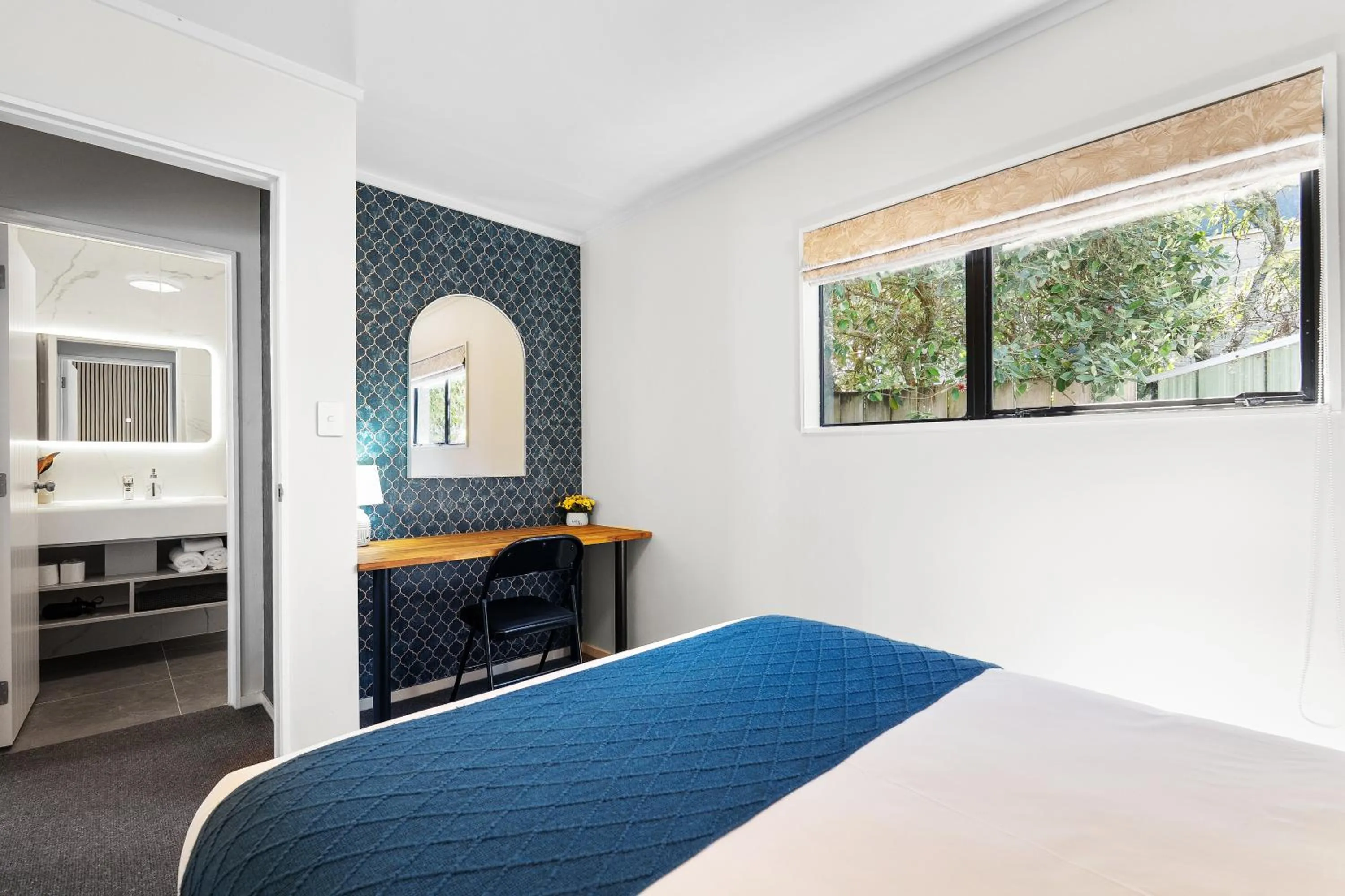 Bedroom, Bed in Summer Inn Motel - Newly Renovated