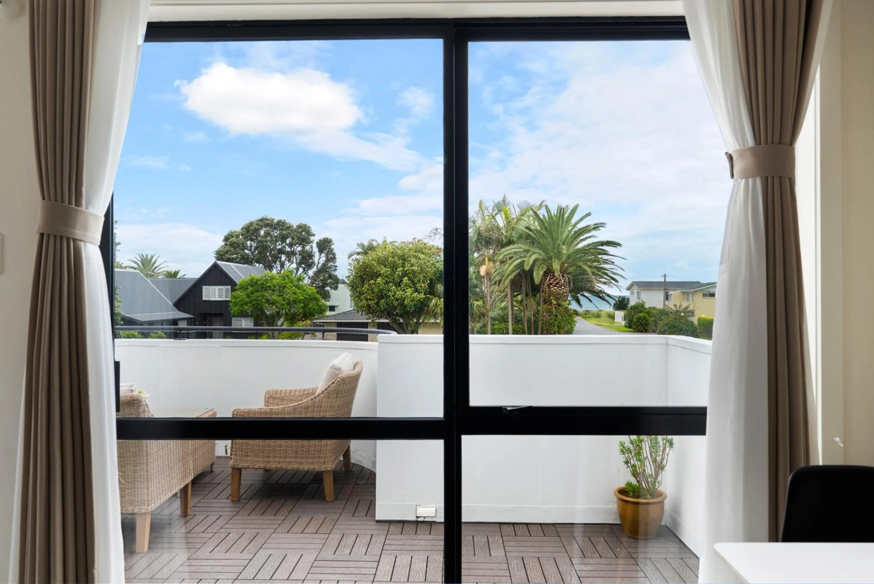 Sea view in Summer Inn Motel - Newly Renovated