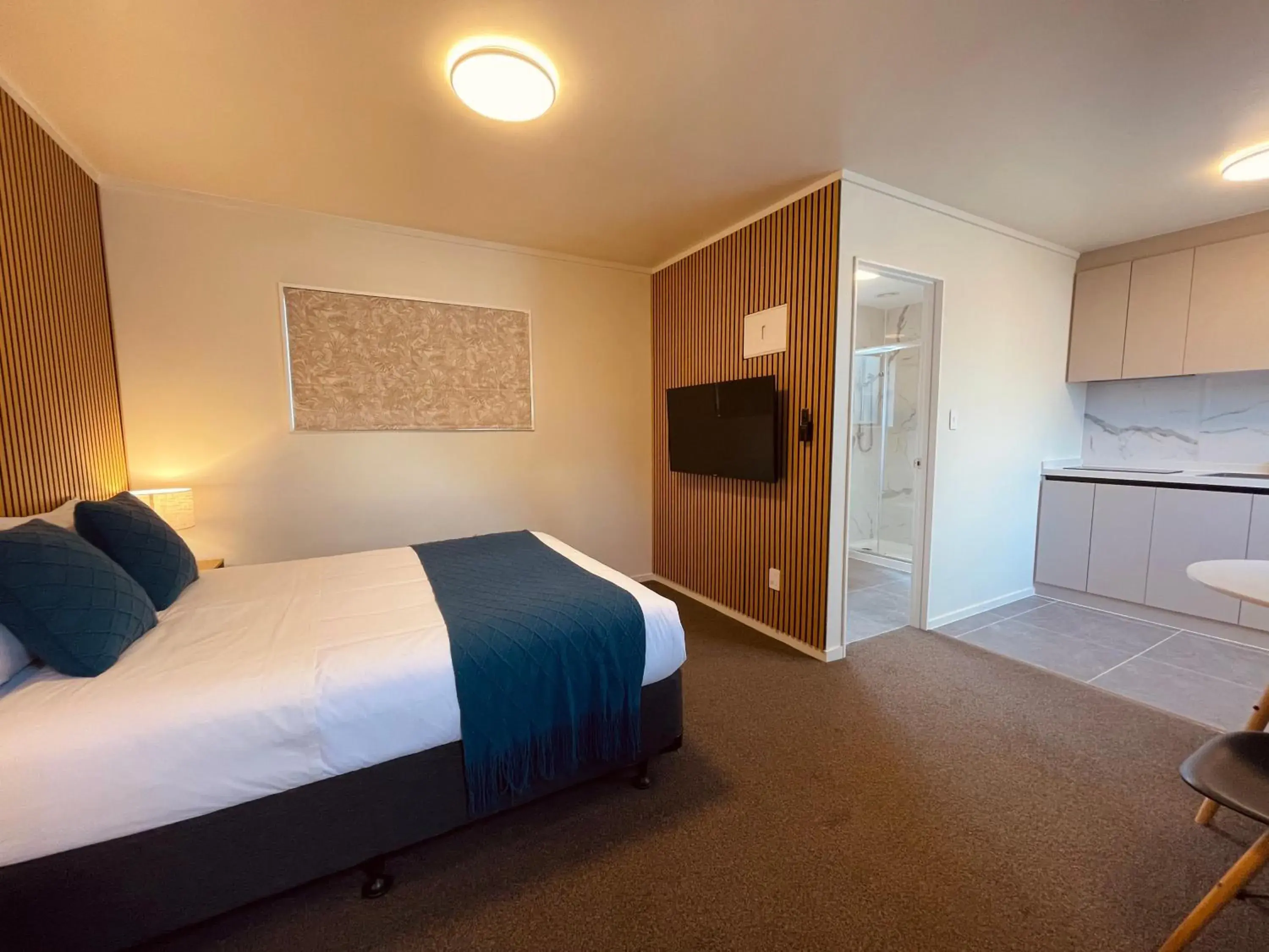 Double Room with Private Bathroom in Summer Inn Motel - Newly Renovated, 2 Min Walk to Orewa Beach Double Room with Private Bathroom in Summer Inn Motel - Newly Renovated, 2 Min Walk to Orewa Beach