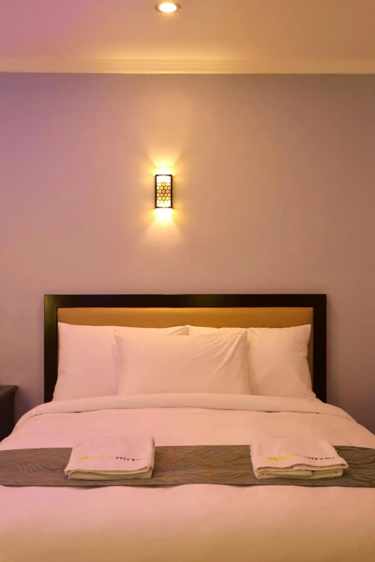 Bed in MAISON HOTEL Bed in MAISON HOTEL