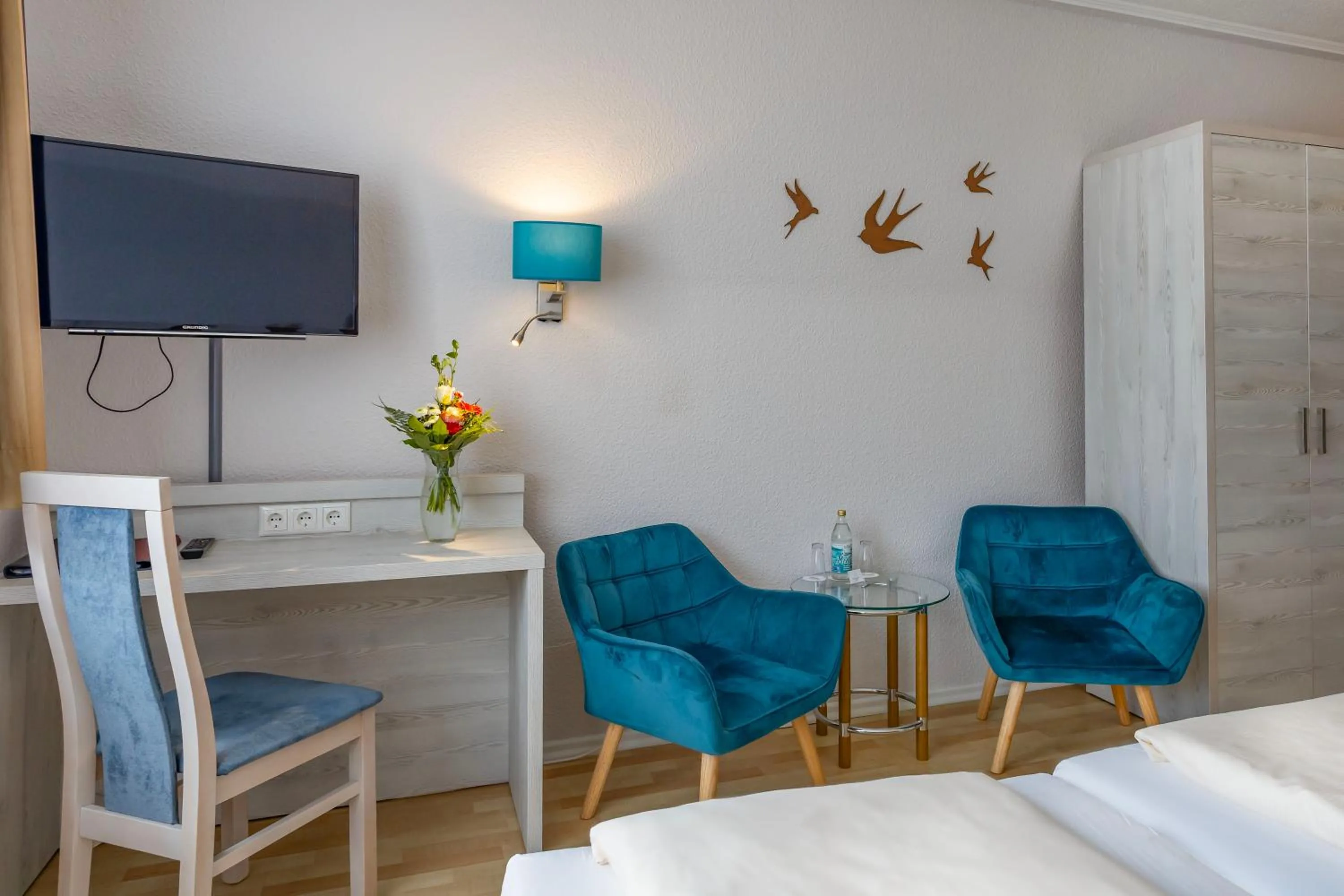 TV and multimedia, Bed in Hotel ELBRIVERA Alt Prester