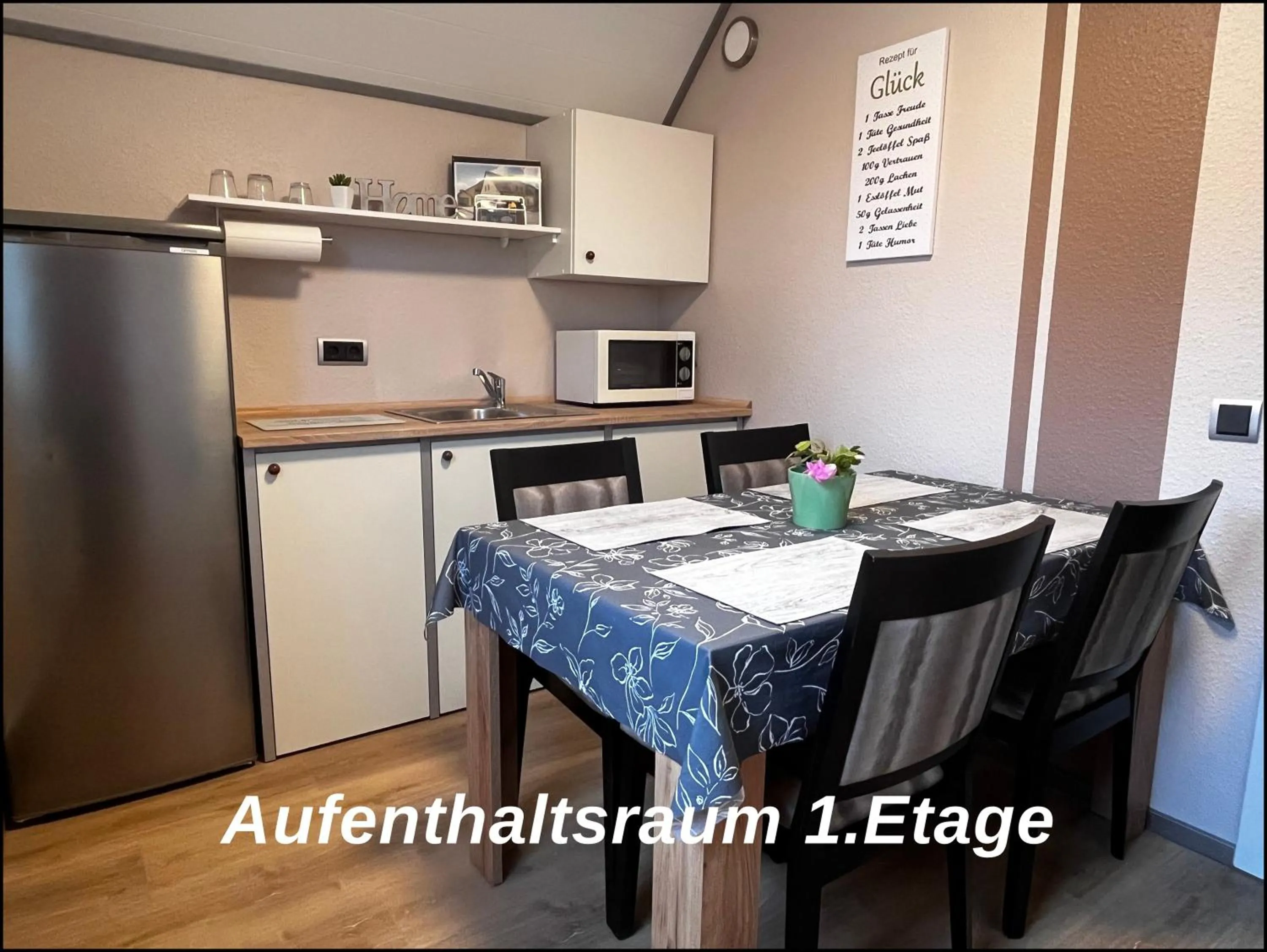 Restaurant/places to eat in Pension Bed & Breakfast