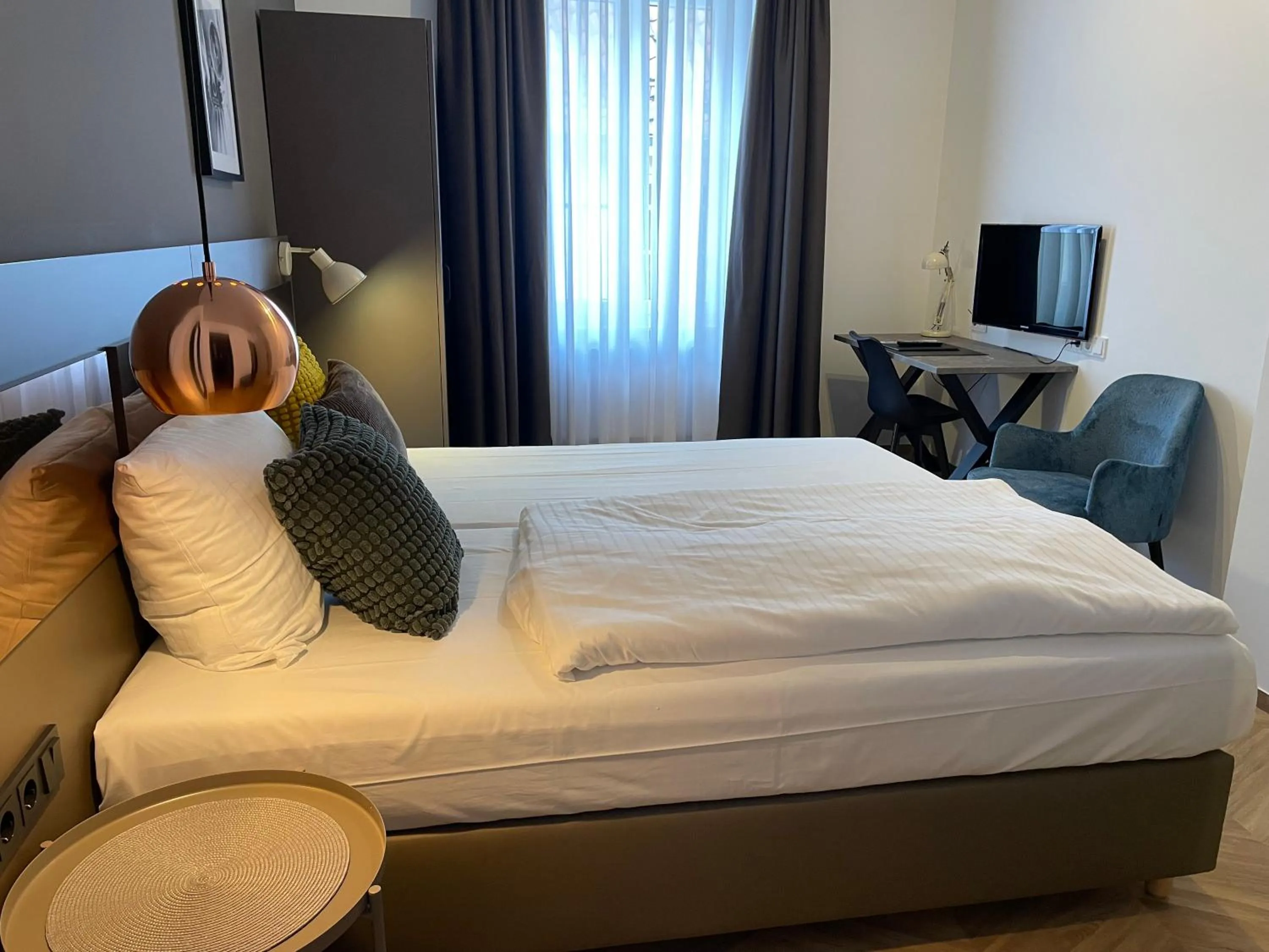 Bedroom, Bed in Dom Hotel