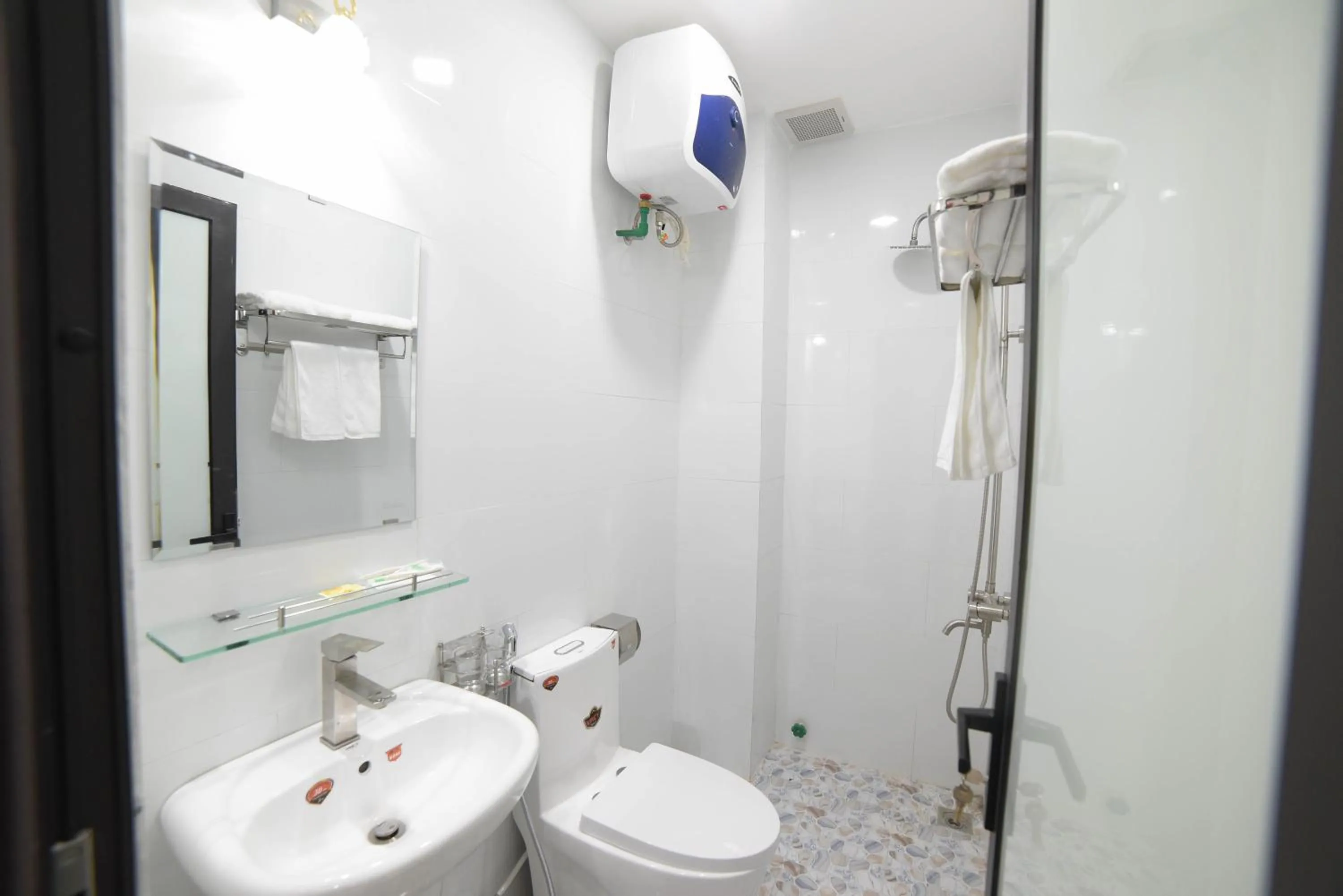 Bathroom in Asean Garden Homestay Hue