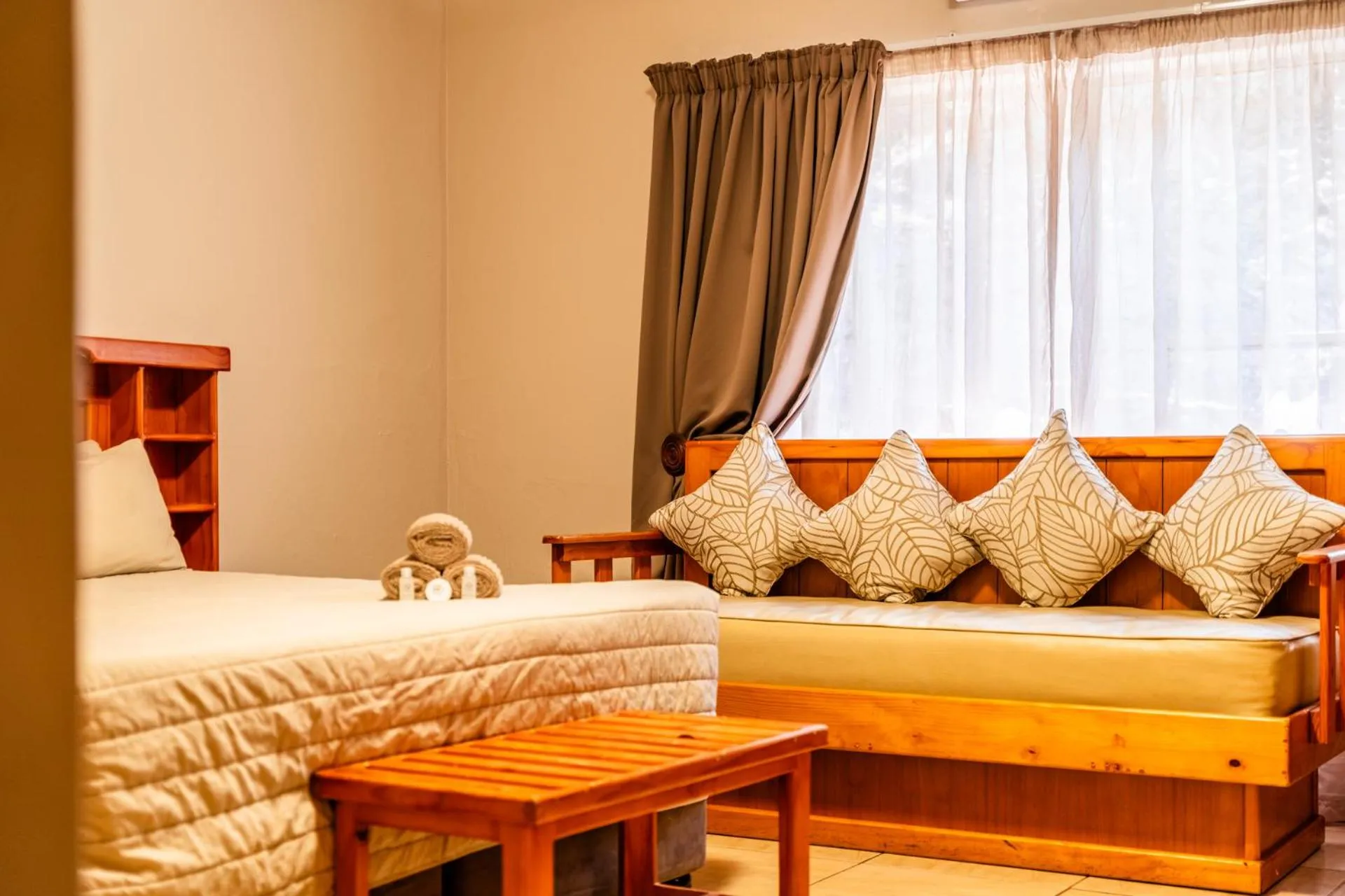 Seating area, Bed in ATKV Klein-Kariba