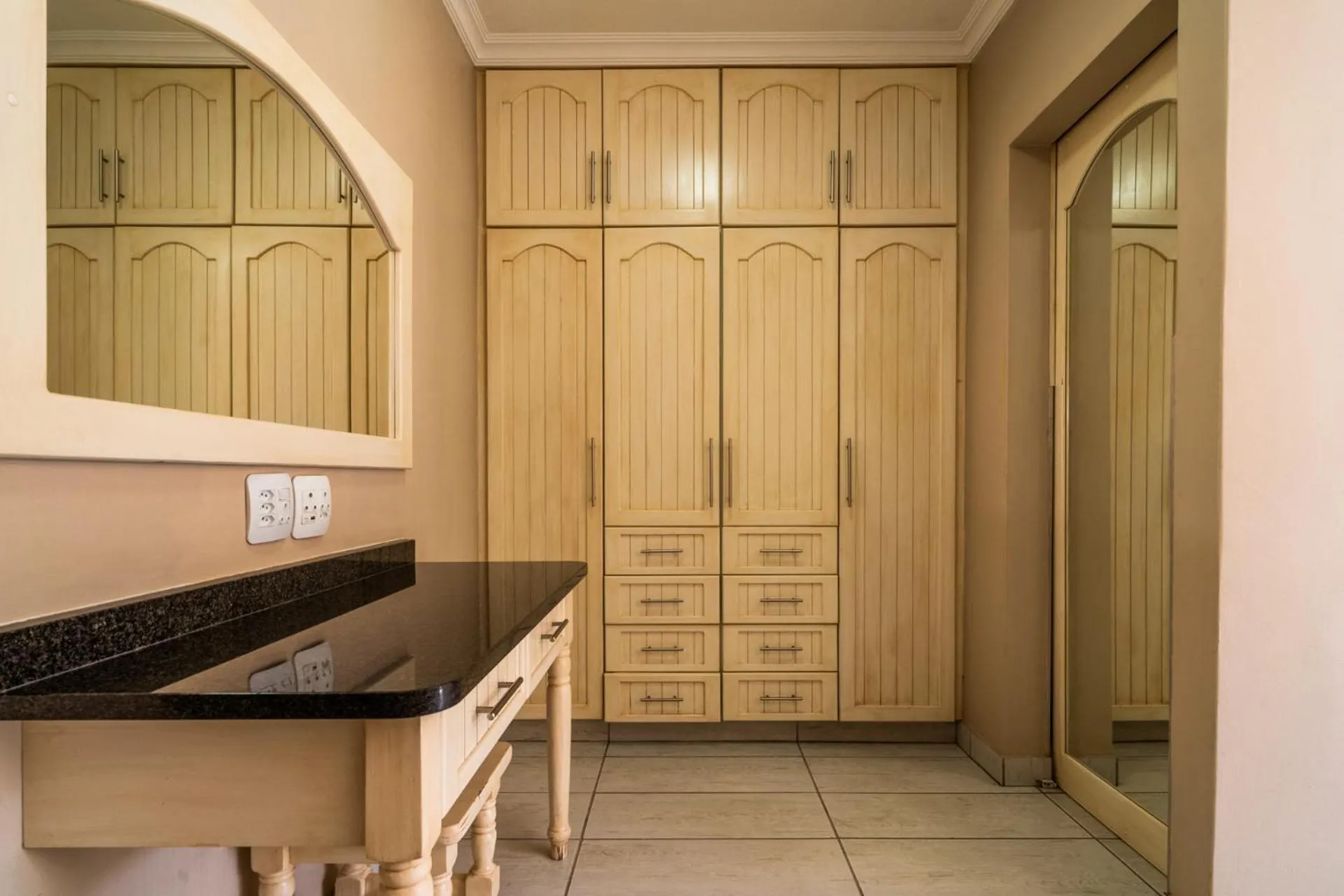 wardrobe in ATKV Klein-Kariba