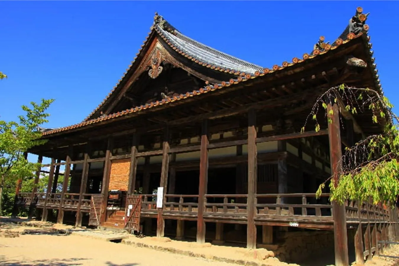 Nearby landmark in Miyajima Shiro