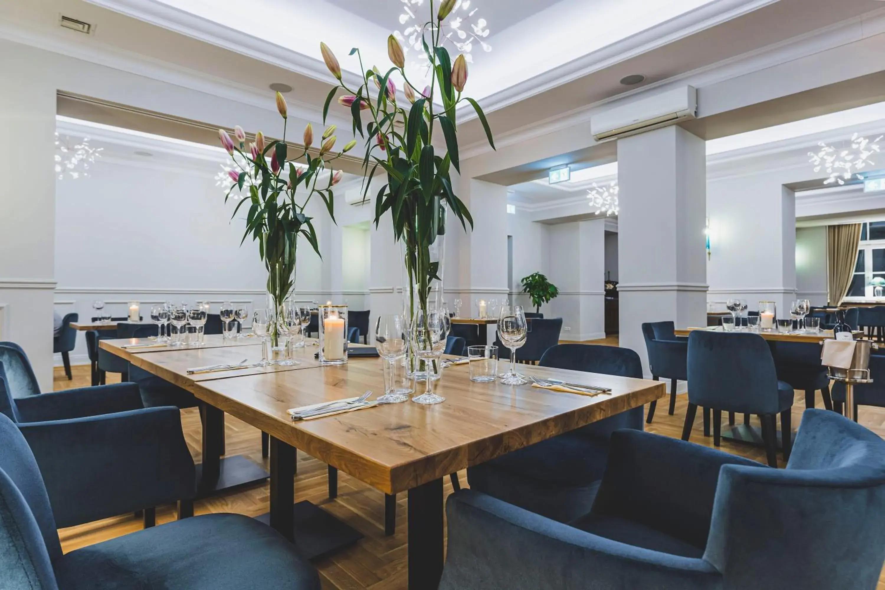 Restaurant/places to eat in Hotel Ilan Restaurant/places to eat in Hotel Ilan