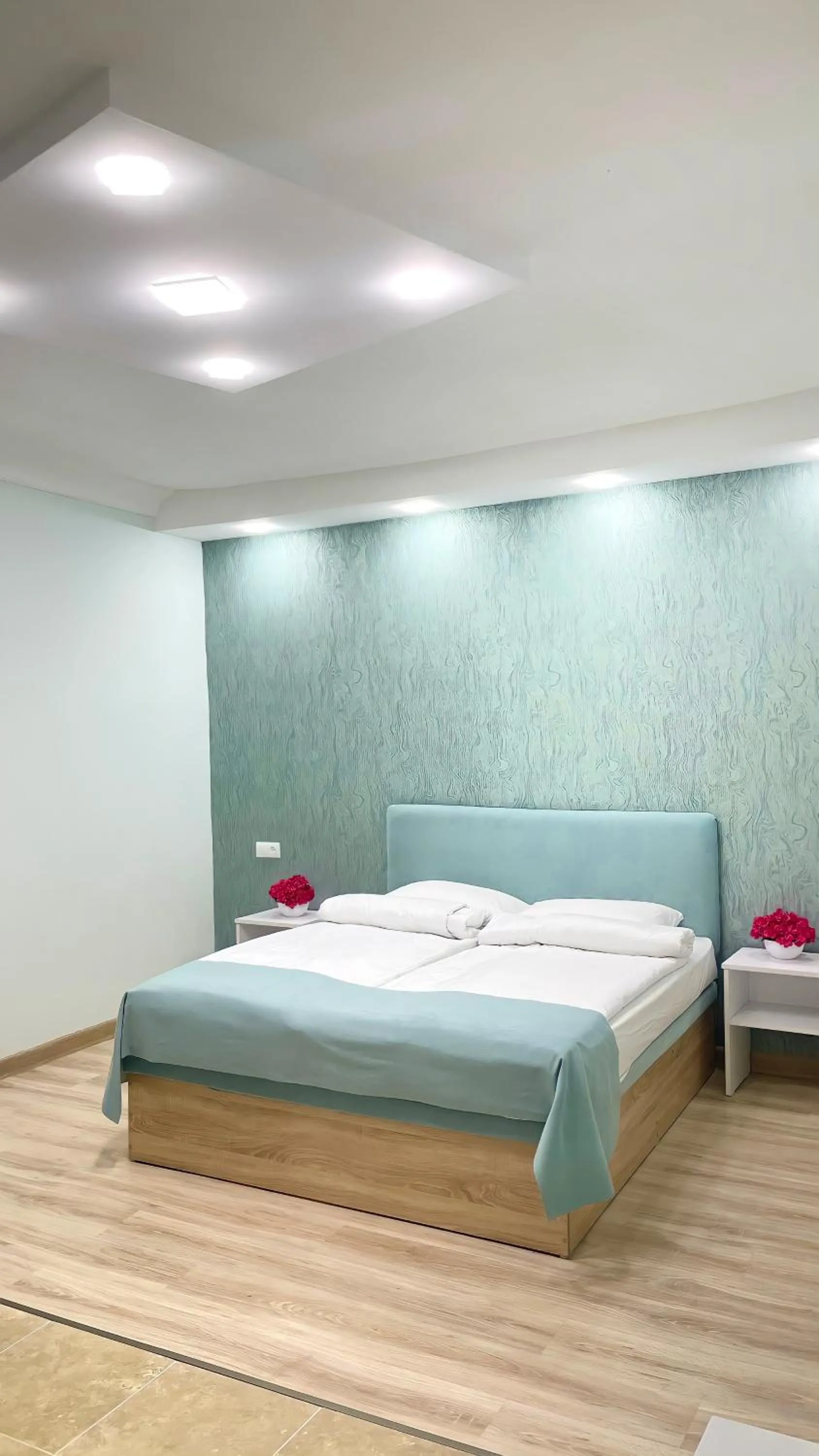 Bed in Santorini Hotel & Hostel
