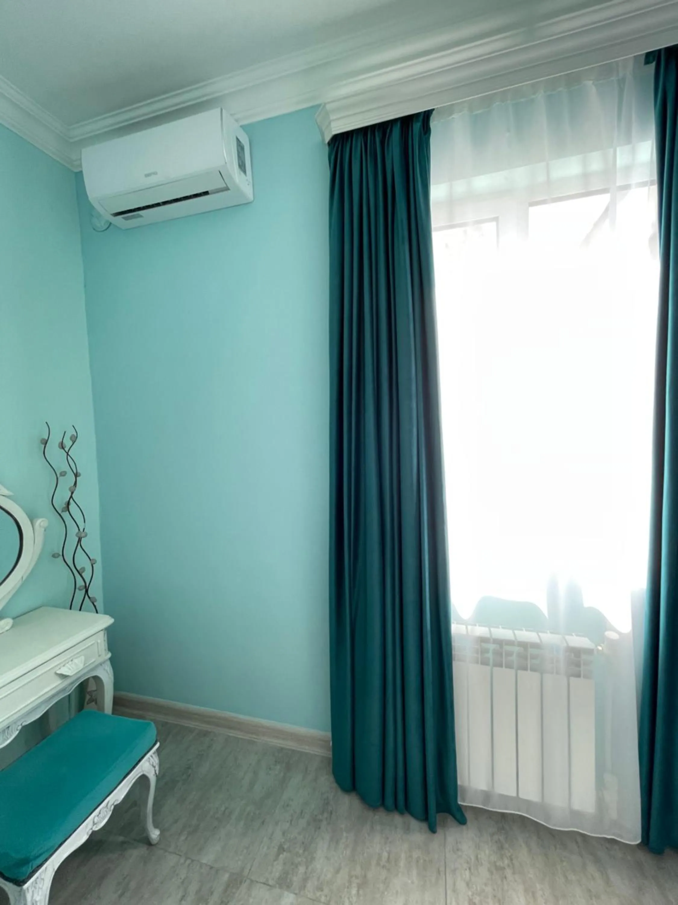 Bed in Santorini Hotel & Hostel