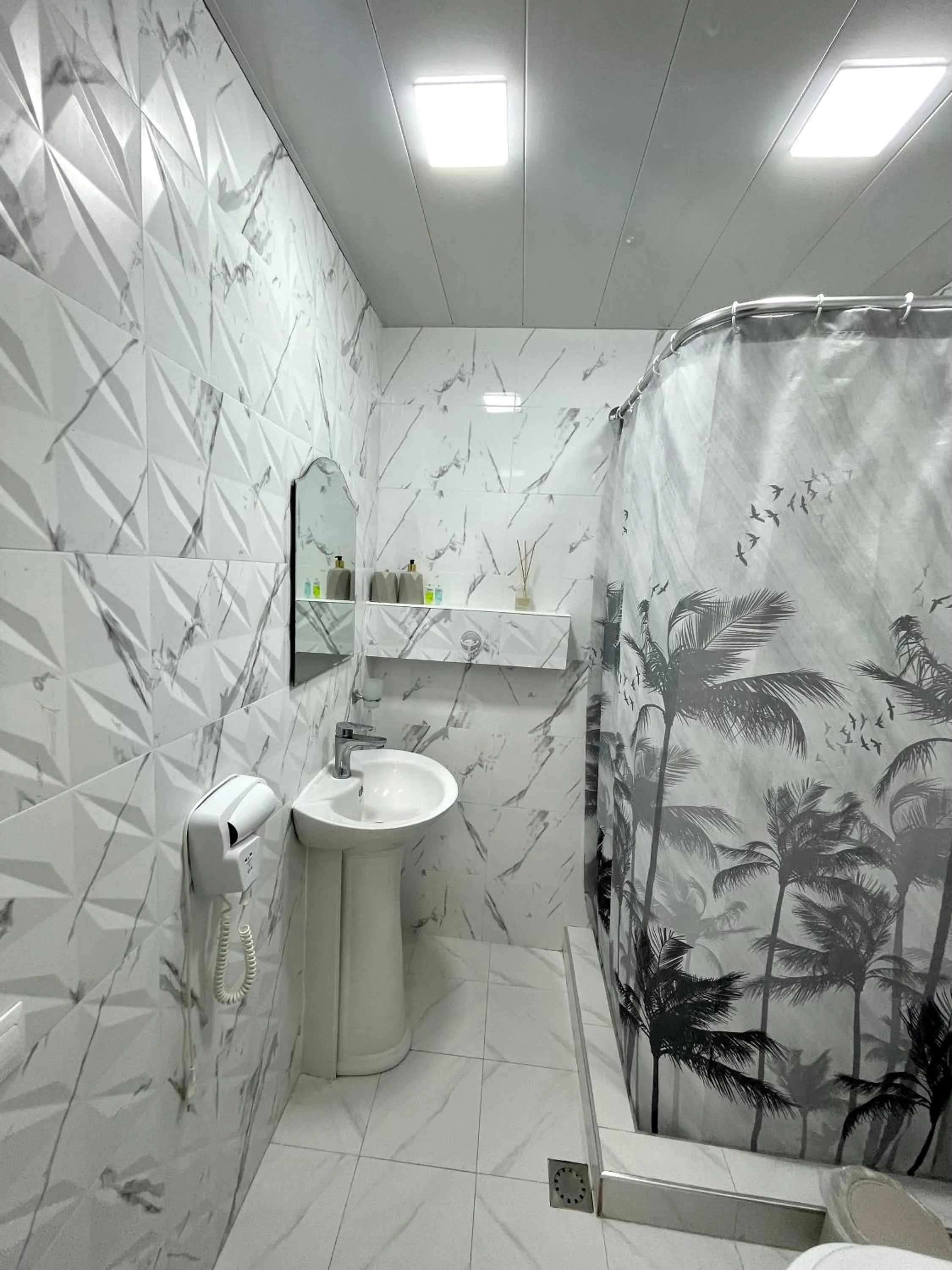 Shower in Santorini Hotel & Hostel