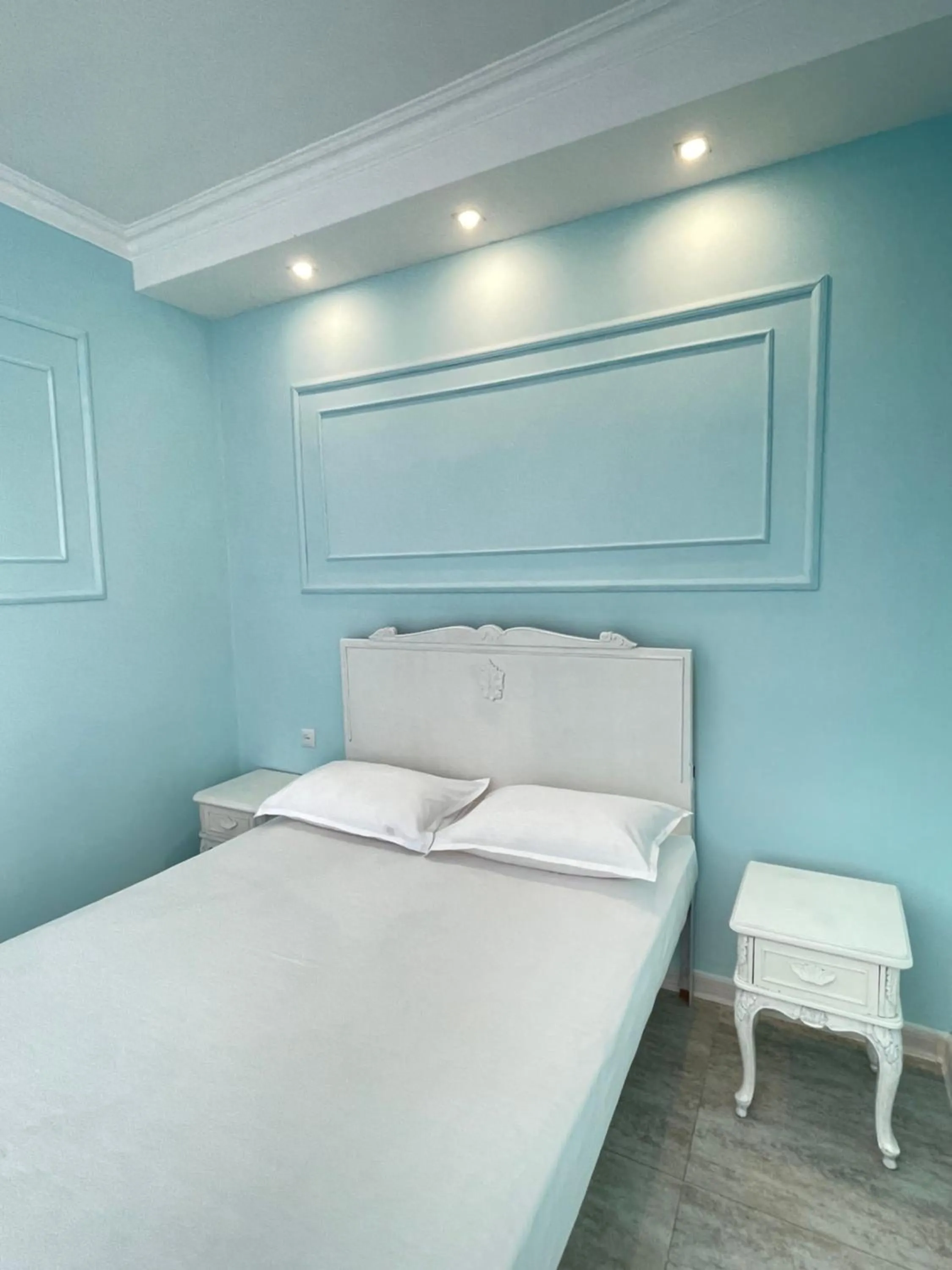 Bed in Santorini Hotel & Hostel