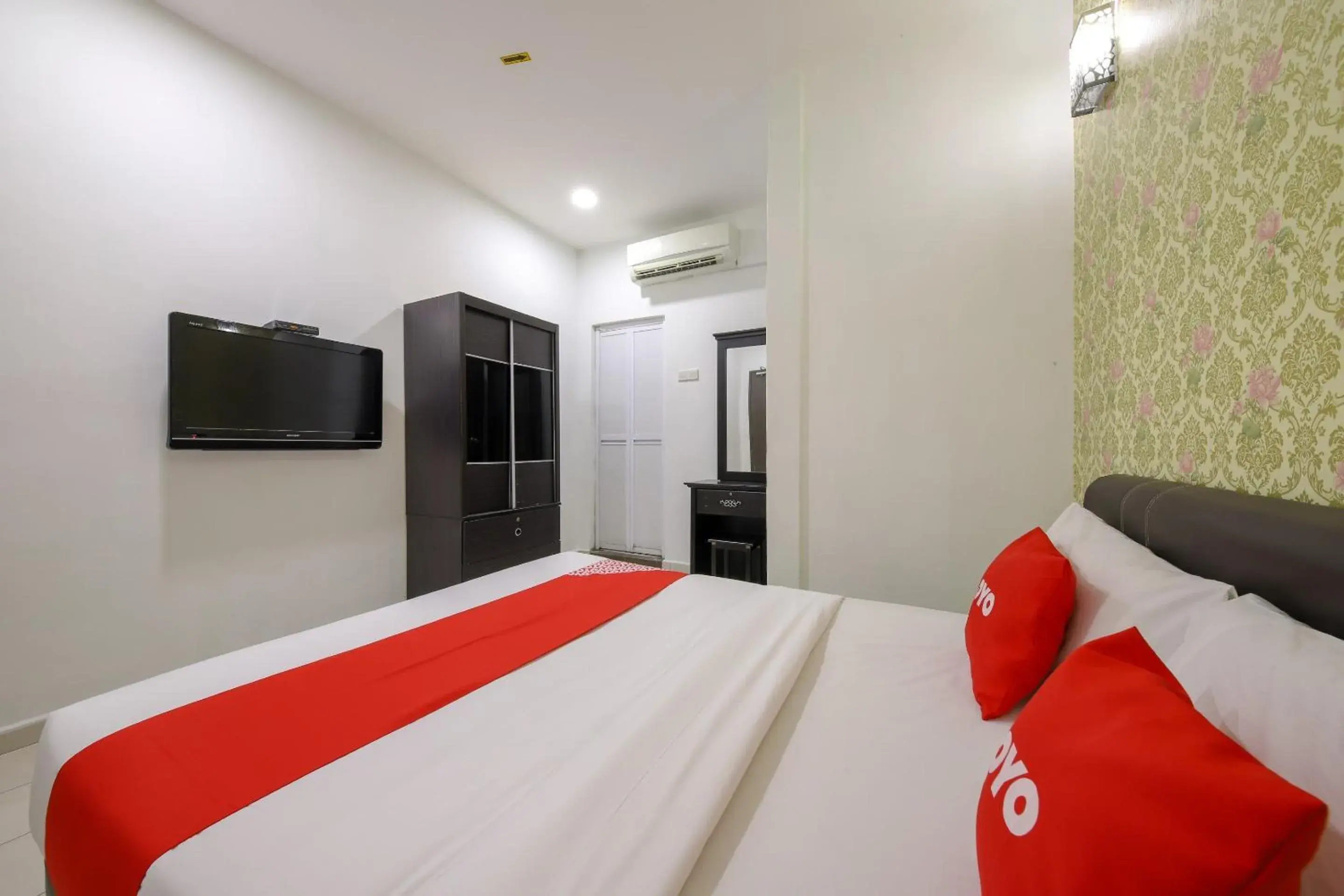 Bedroom, Bed in OYO 89497 Dream Nur Hotel Bedroom, Bed in OYO 89497 Dream Nur Hotel