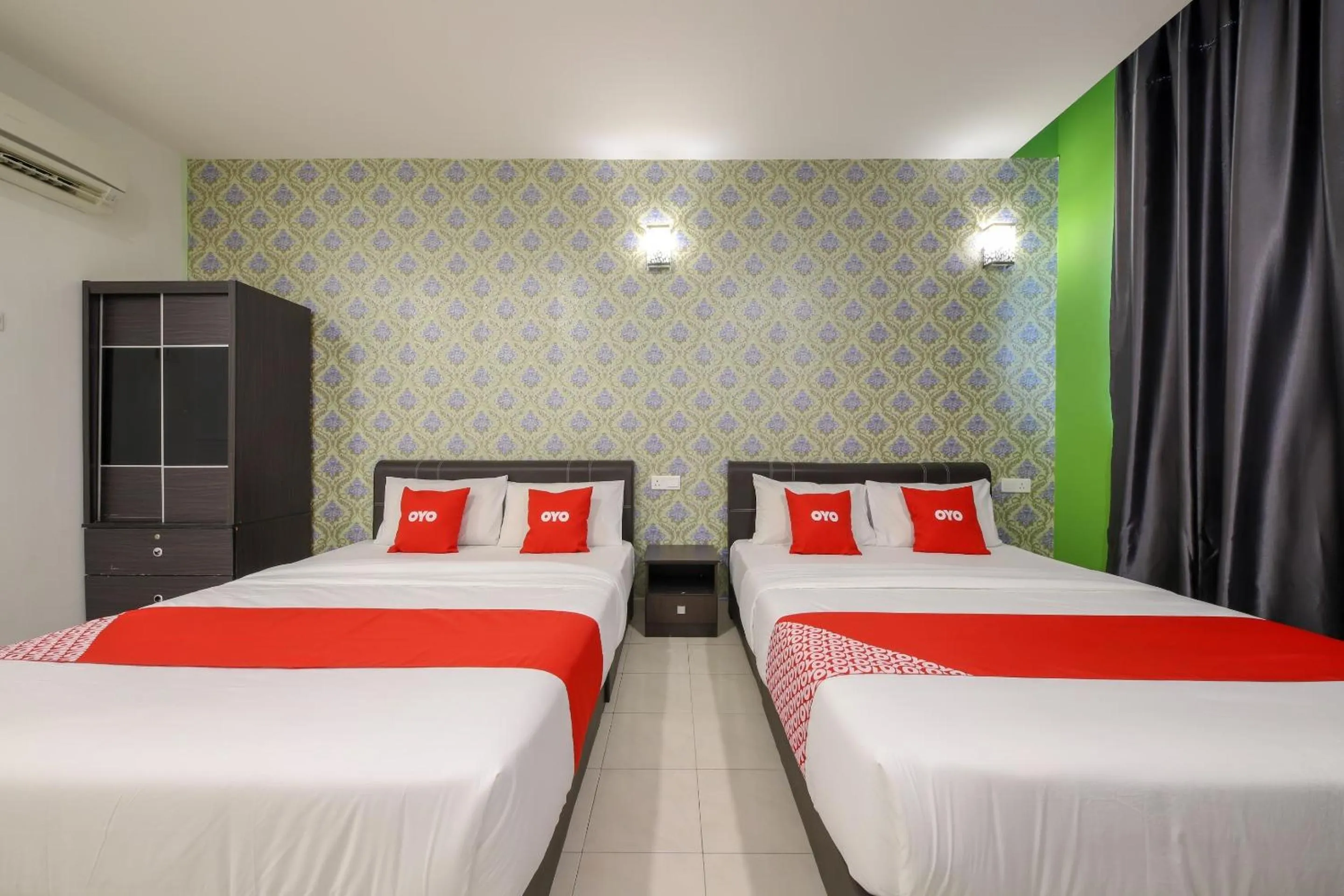 Bedroom, Bed in OYO 89497 Dream Nur Hotel
