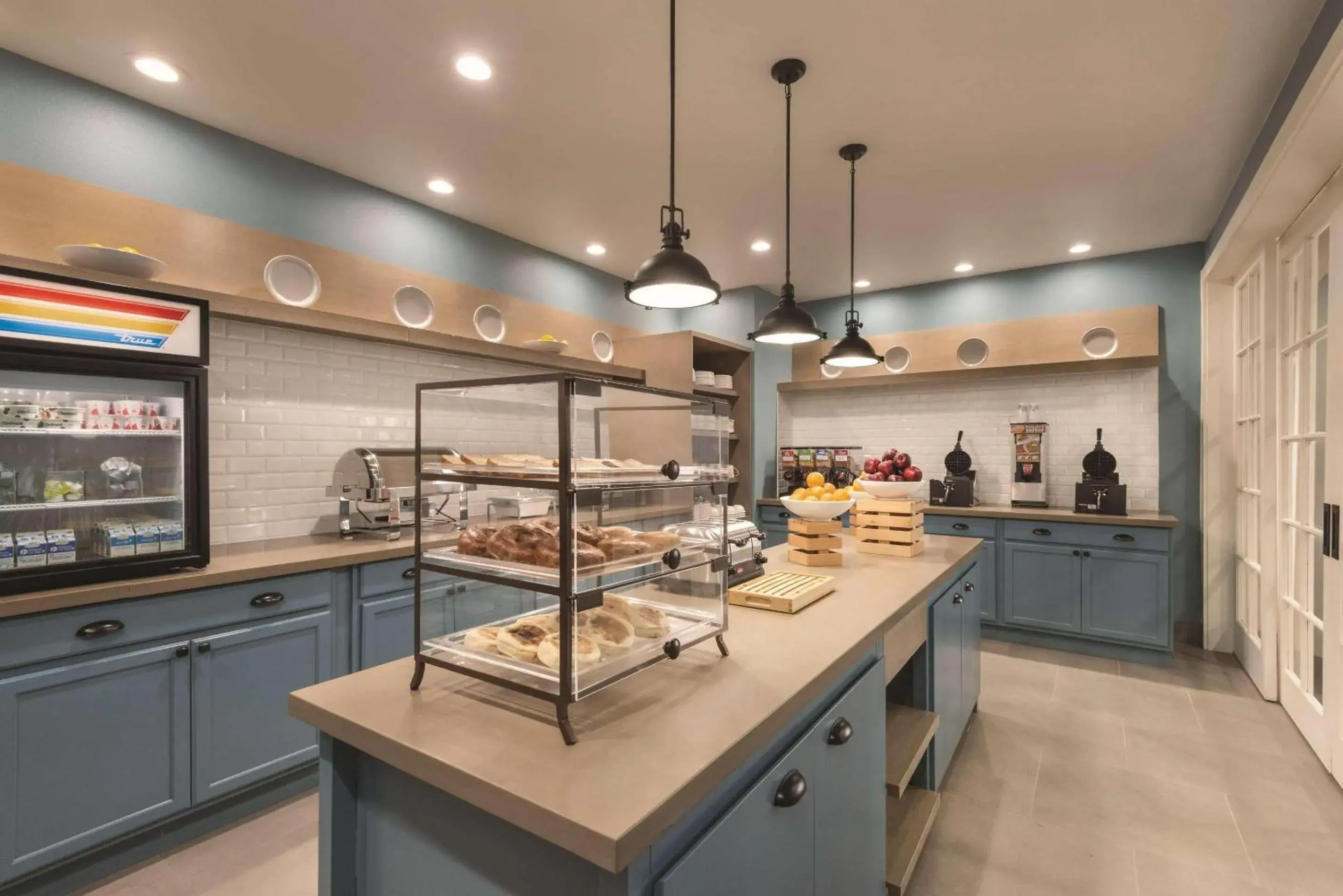 Breakfast in Country Inn & Suites by Radisson, Oklahoma City - Bricktown, OK Breakfast in Country Inn & Suites by Radisson, Oklahoma City - Bricktown, OK