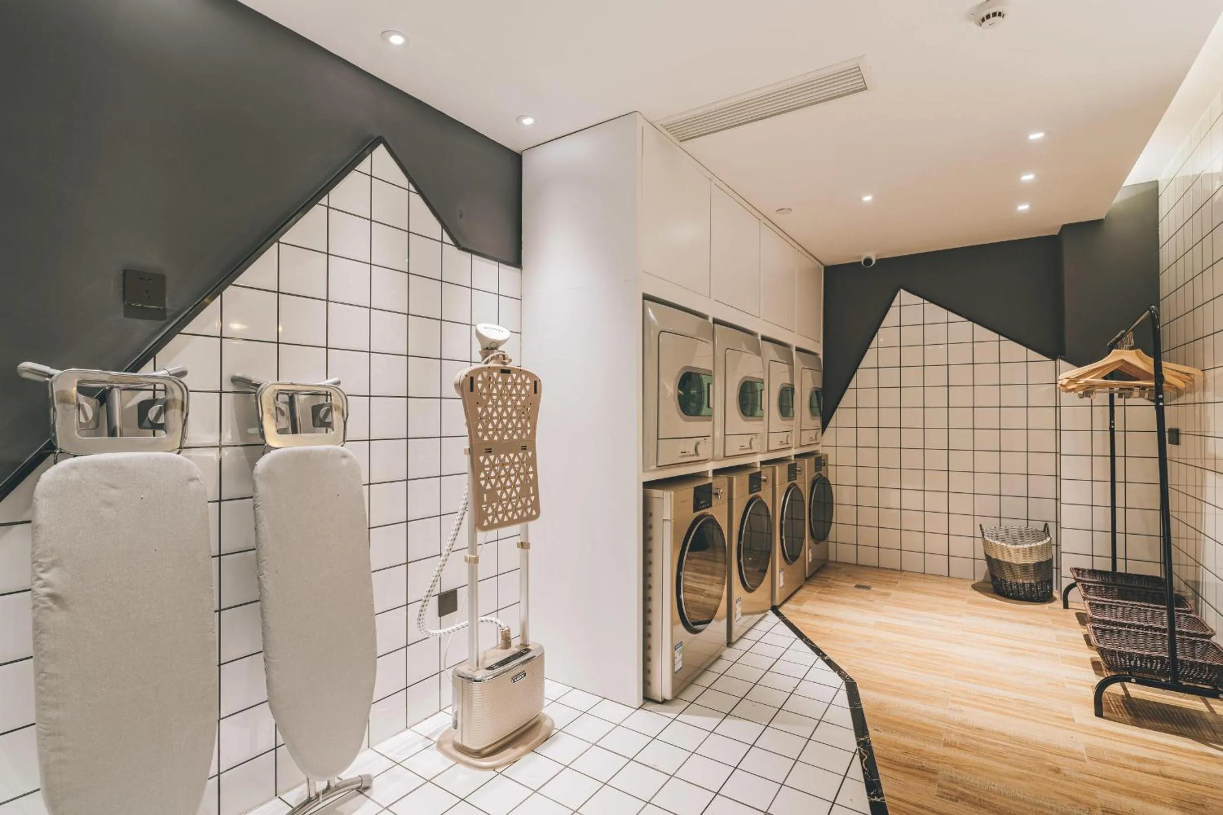 Atour Hotel Huzhou Dongwu