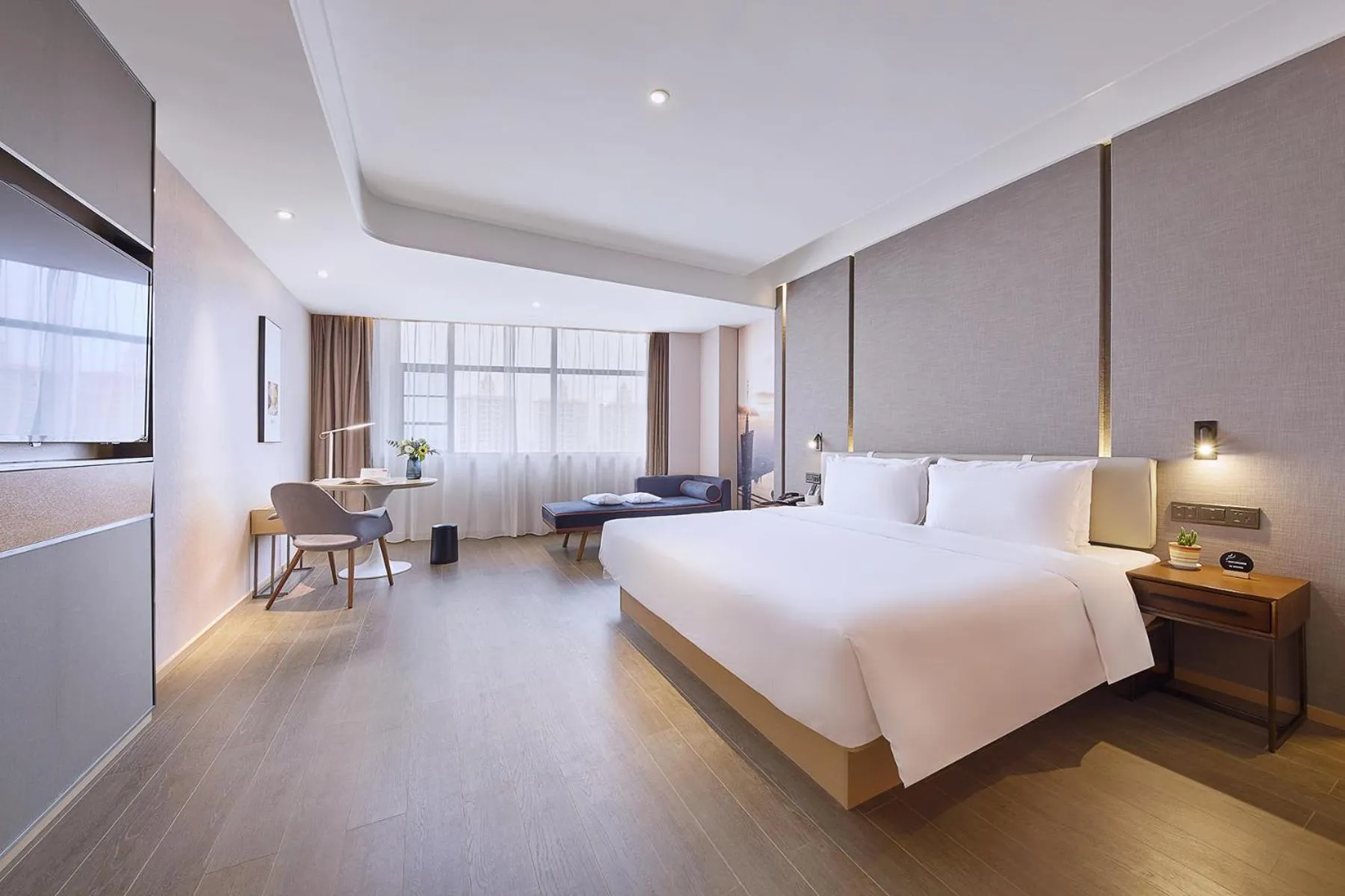 Photo of the whole room, Bed in Atour Hotel Shunde Midea Yueran Plaza Foshan