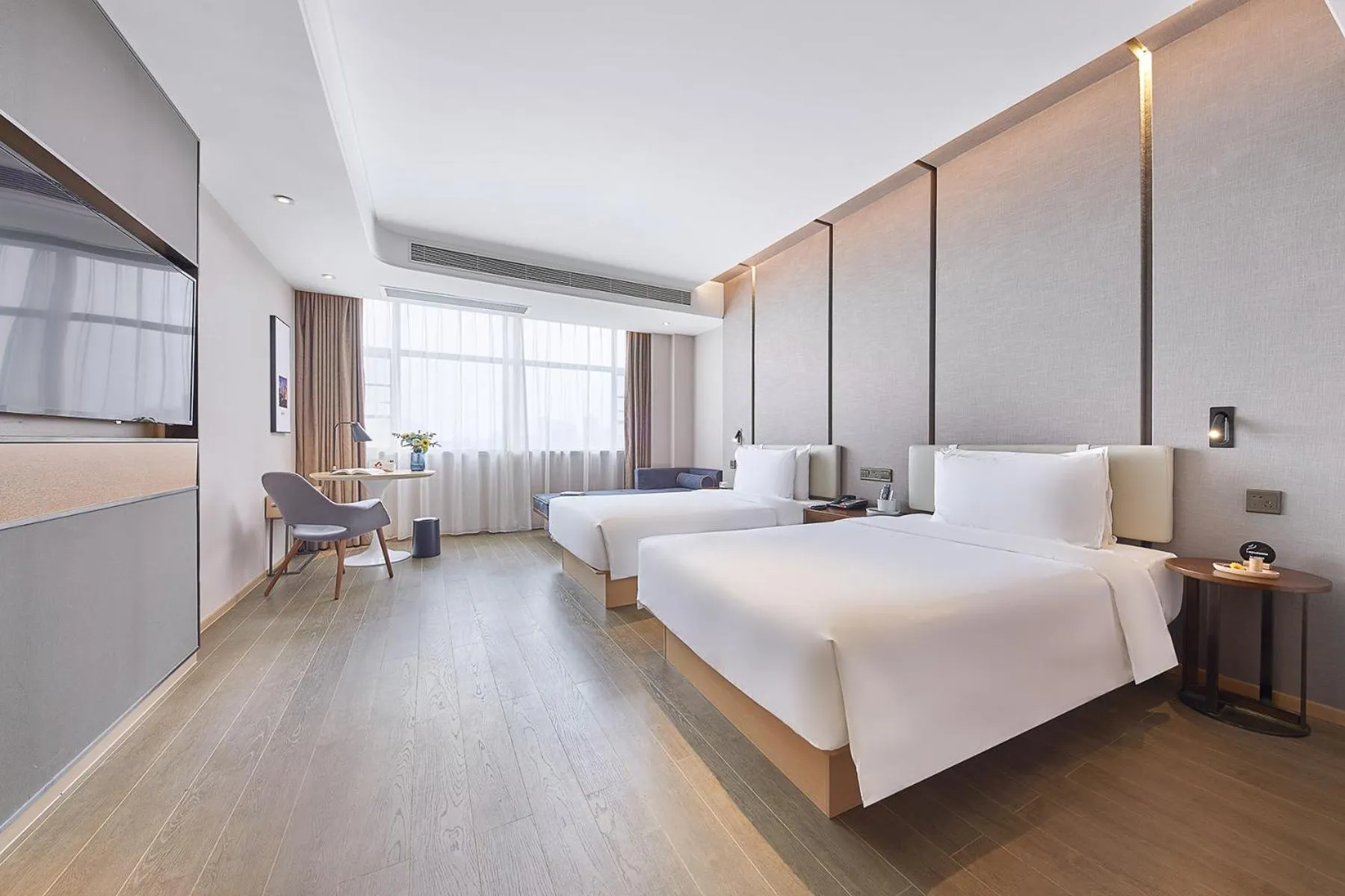 Photo of the whole room, Bed in Atour Hotel Shunde Midea Yueran Plaza Foshan