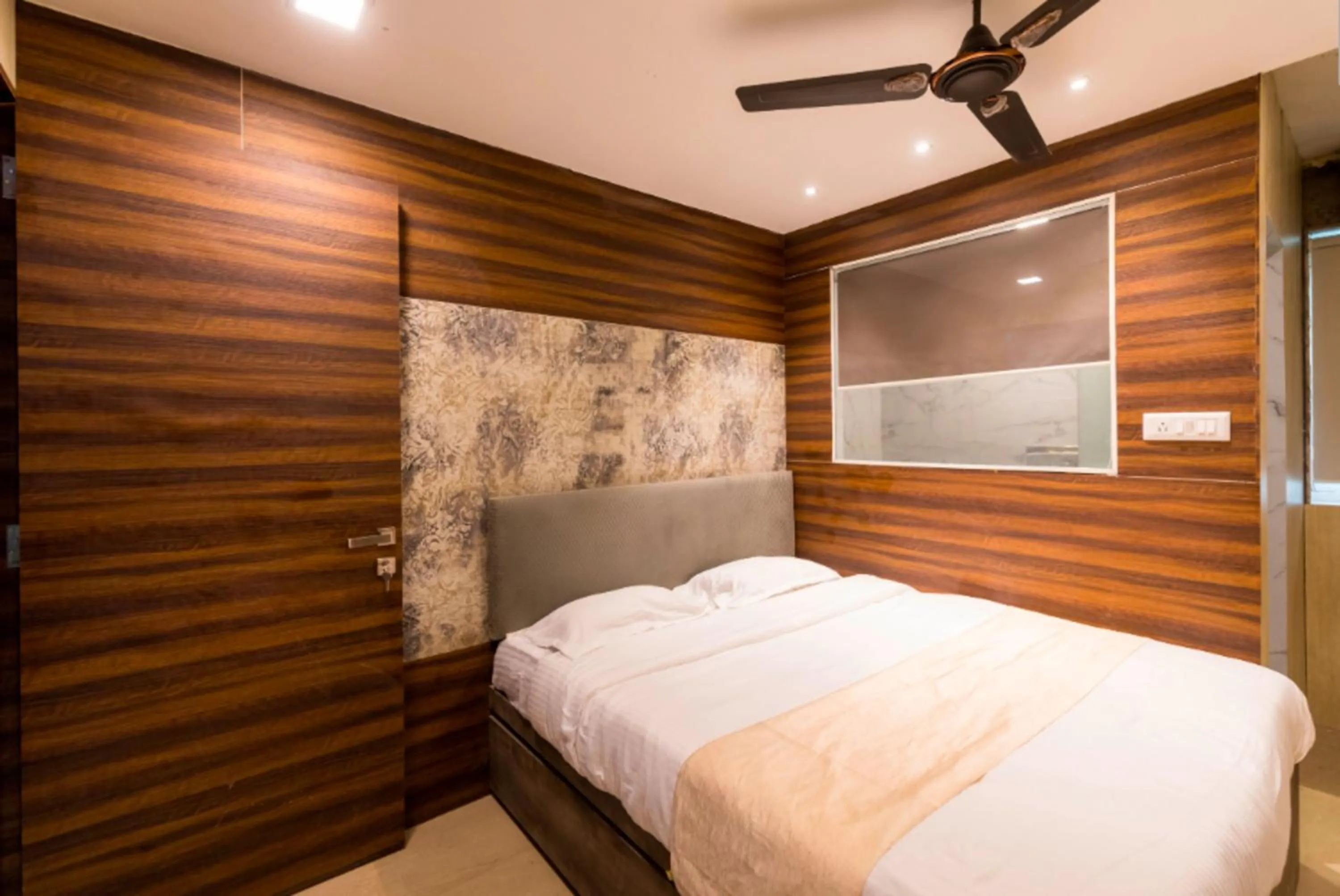 Bed in Hotel New Sky Palace Residency- Near International Airport Andheri East