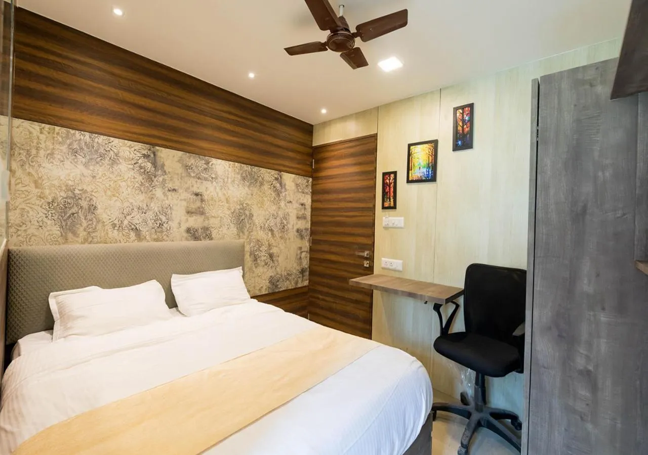 Bed in Hotel New Sky Palace Residency- Near International Airport Andheri East