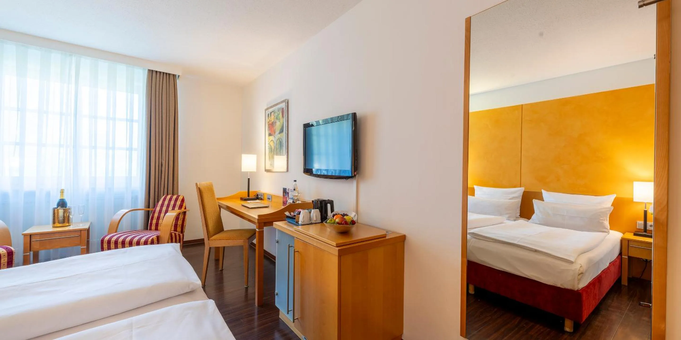 Photo of the whole room, Bed in Best Western Hotel Schmoeker-Hof