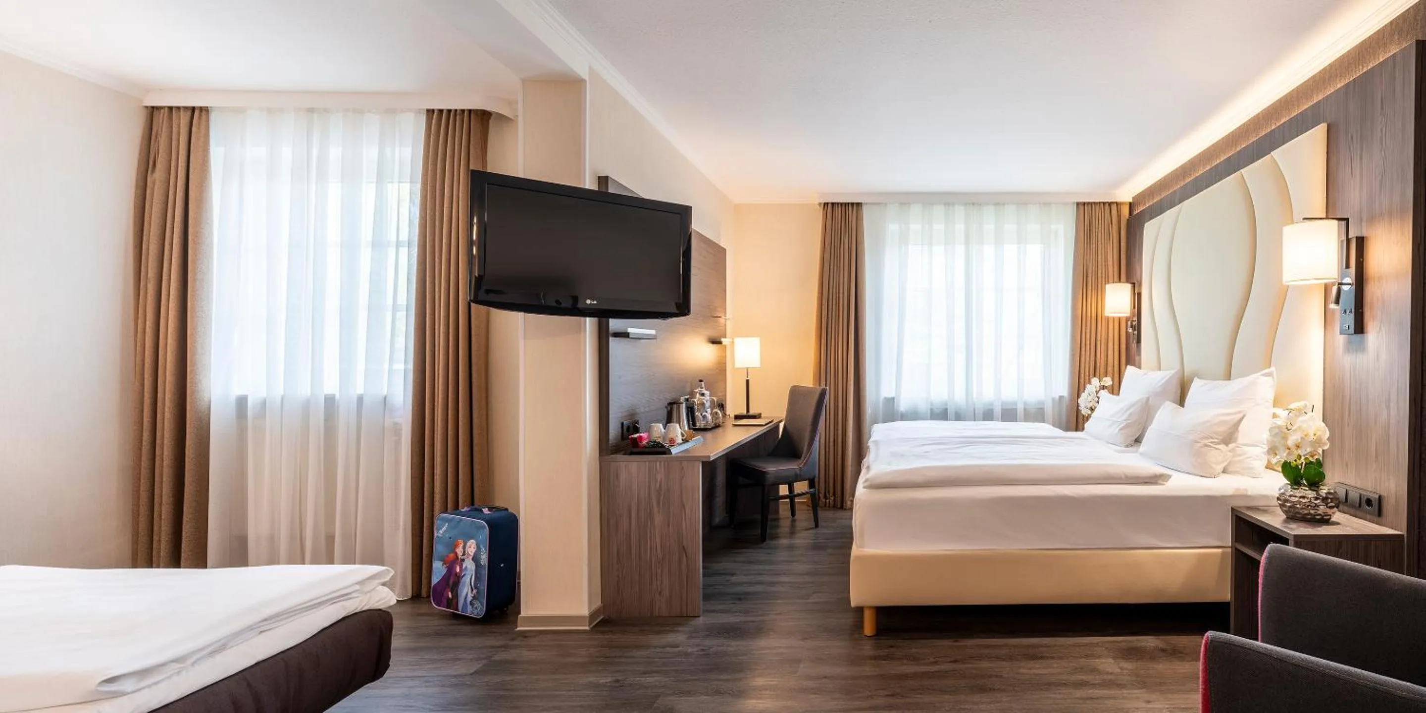 TV and multimedia, Bed in Best Western Hotel Schmoeker-Hof