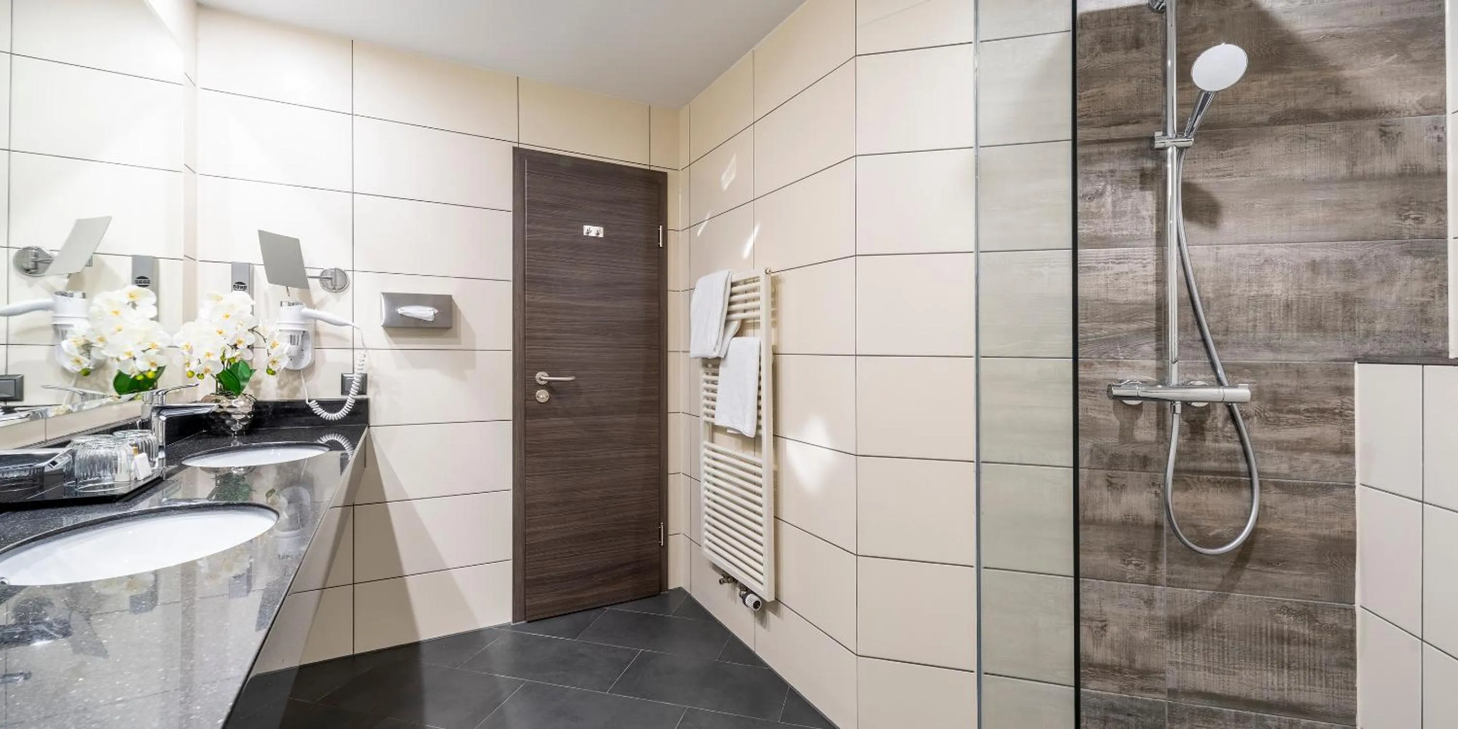 Bathroom in Best Western Hotel Schmoeker-Hof