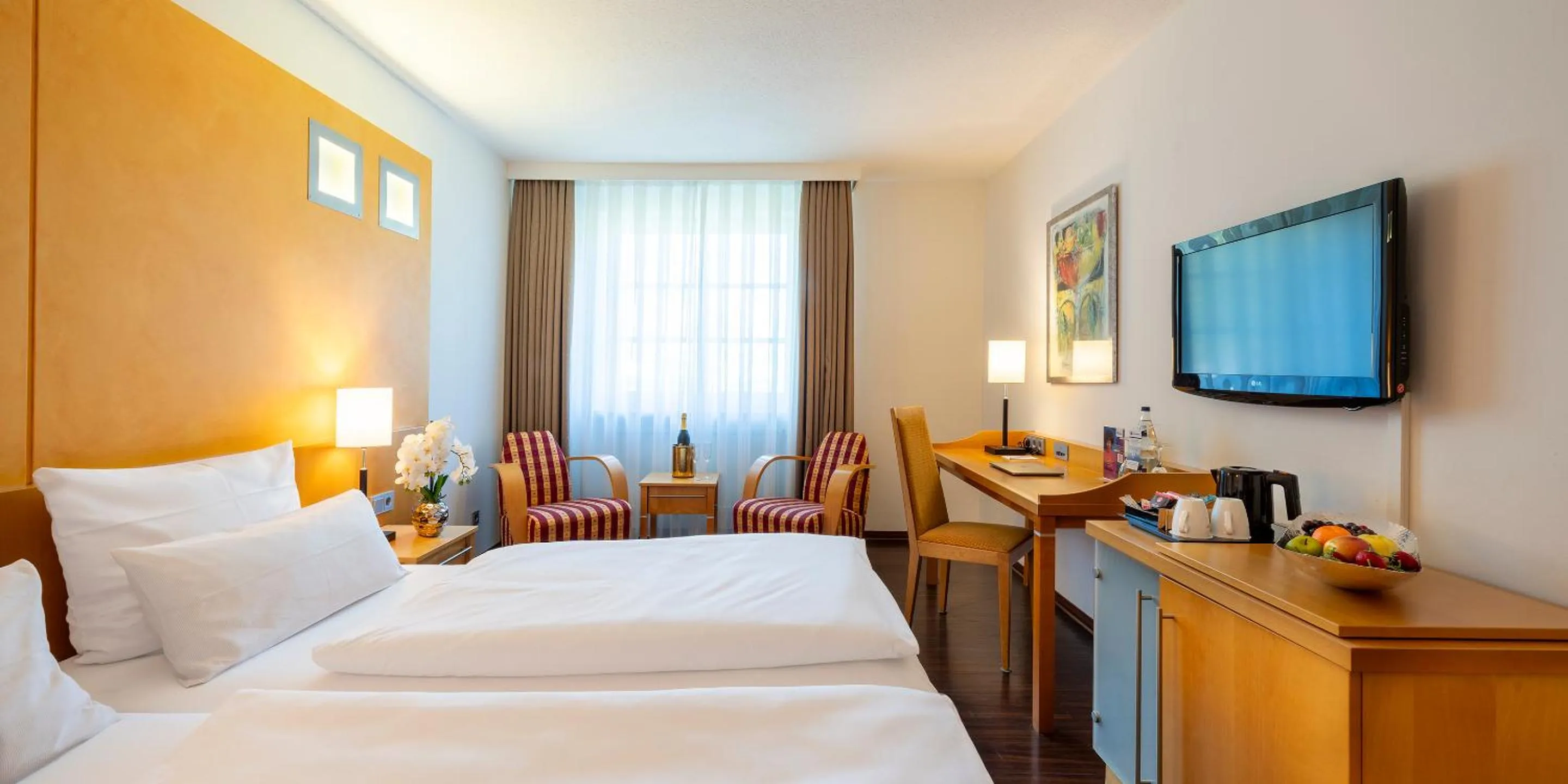 TV and multimedia, Bed in Best Western Hotel Schmoeker-Hof