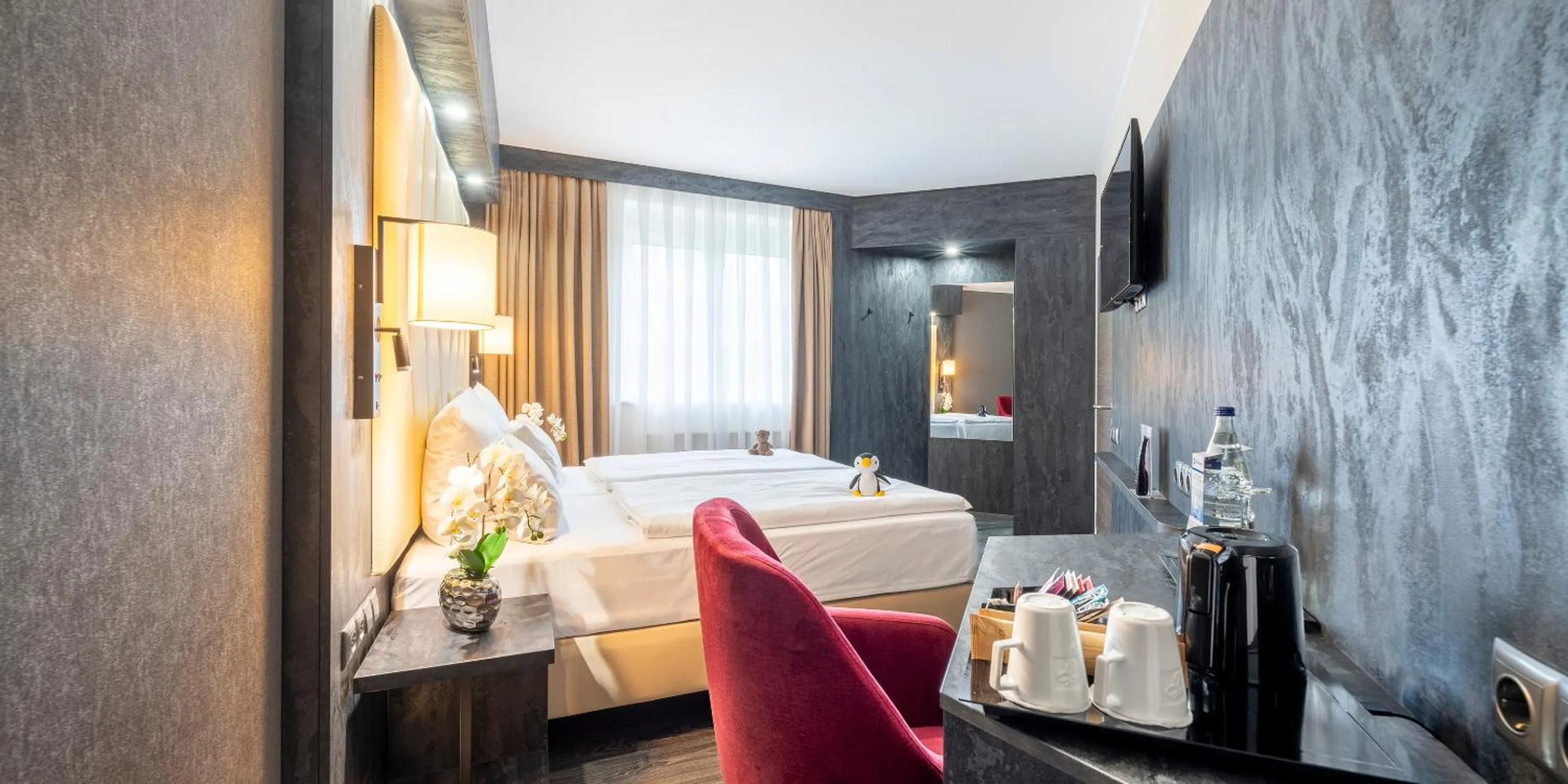 Photo of the whole room, Bed in Best Western Hotel Schmoeker-Hof