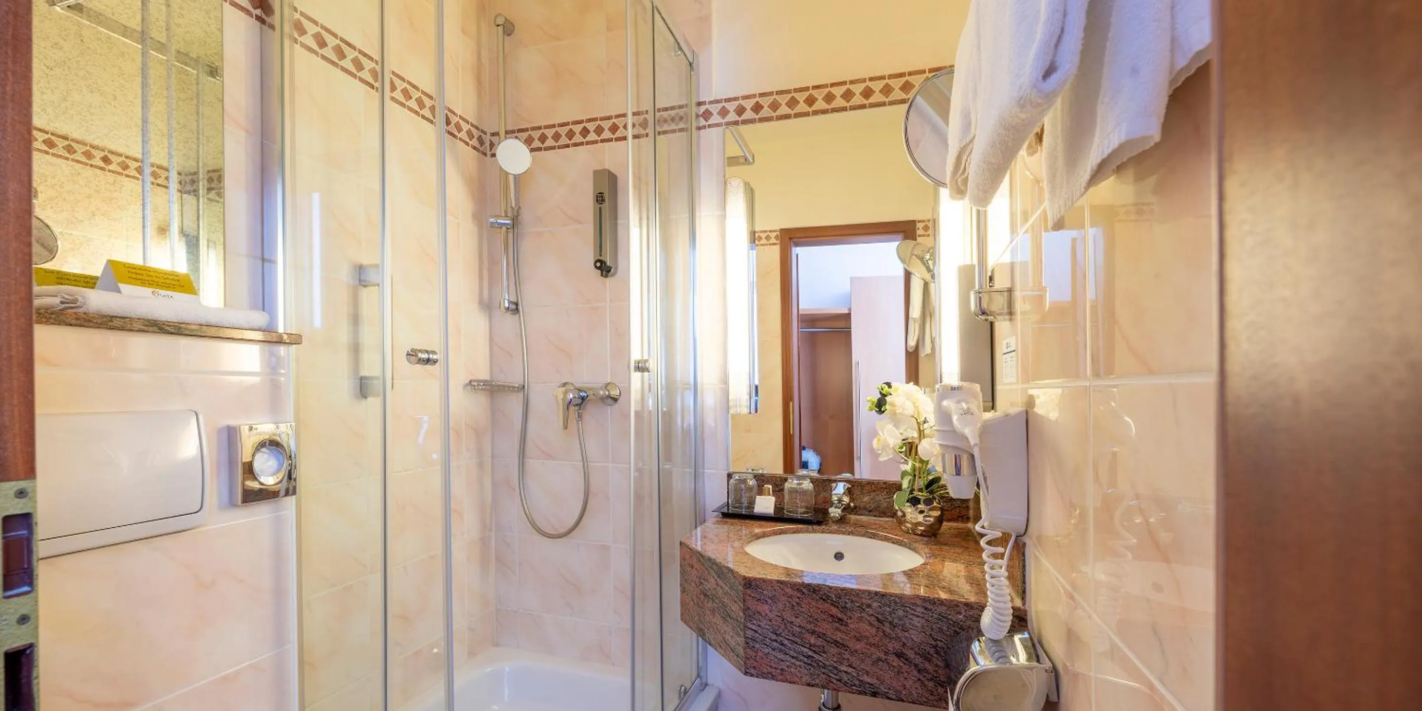 Bathroom in Best Western Hotel Schmoeker-Hof