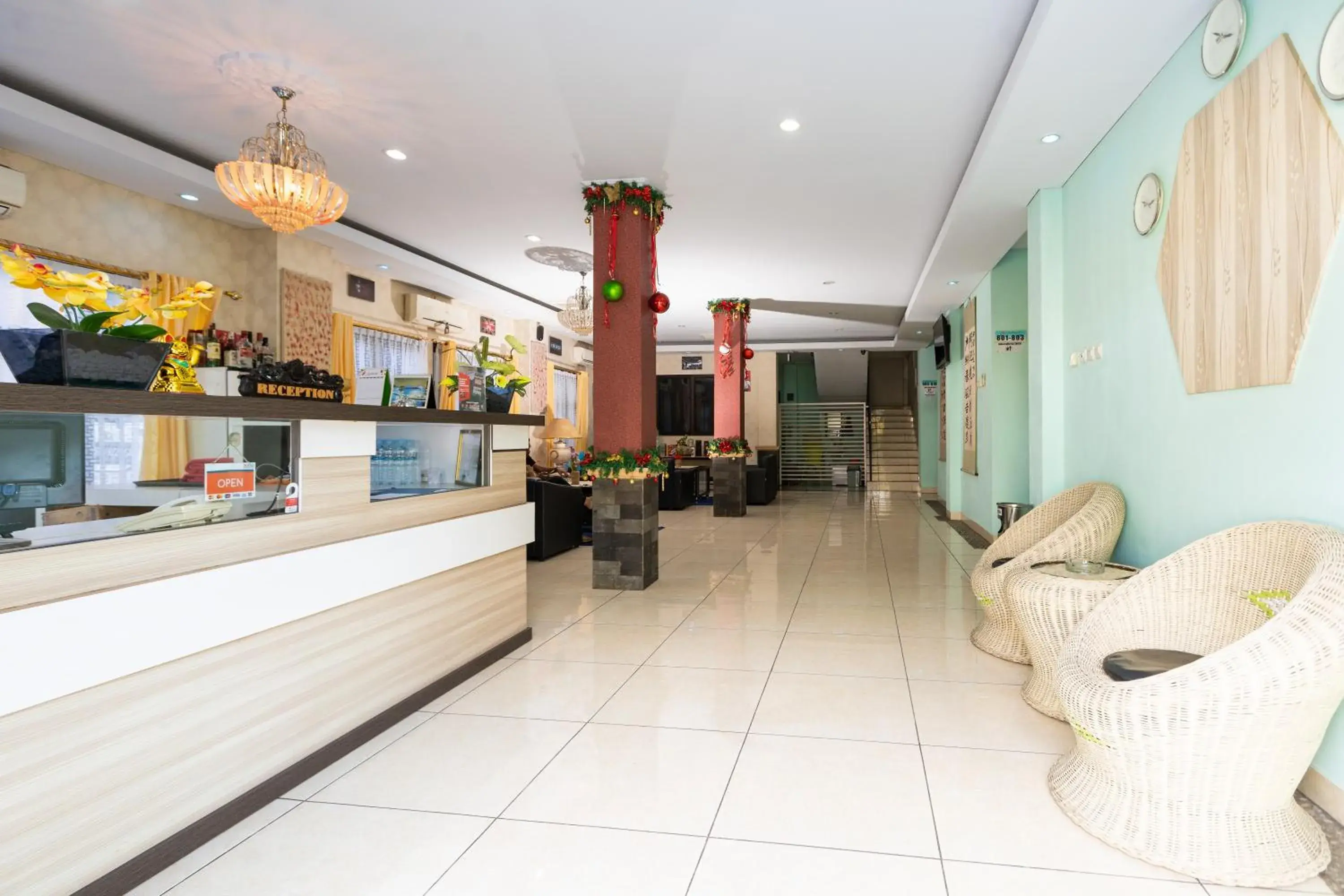 Lobby or reception in RedDoorz Plus @ Jalan Pumorow Manado Lobby or reception in RedDoorz Plus @ Jalan Pumorow Manado