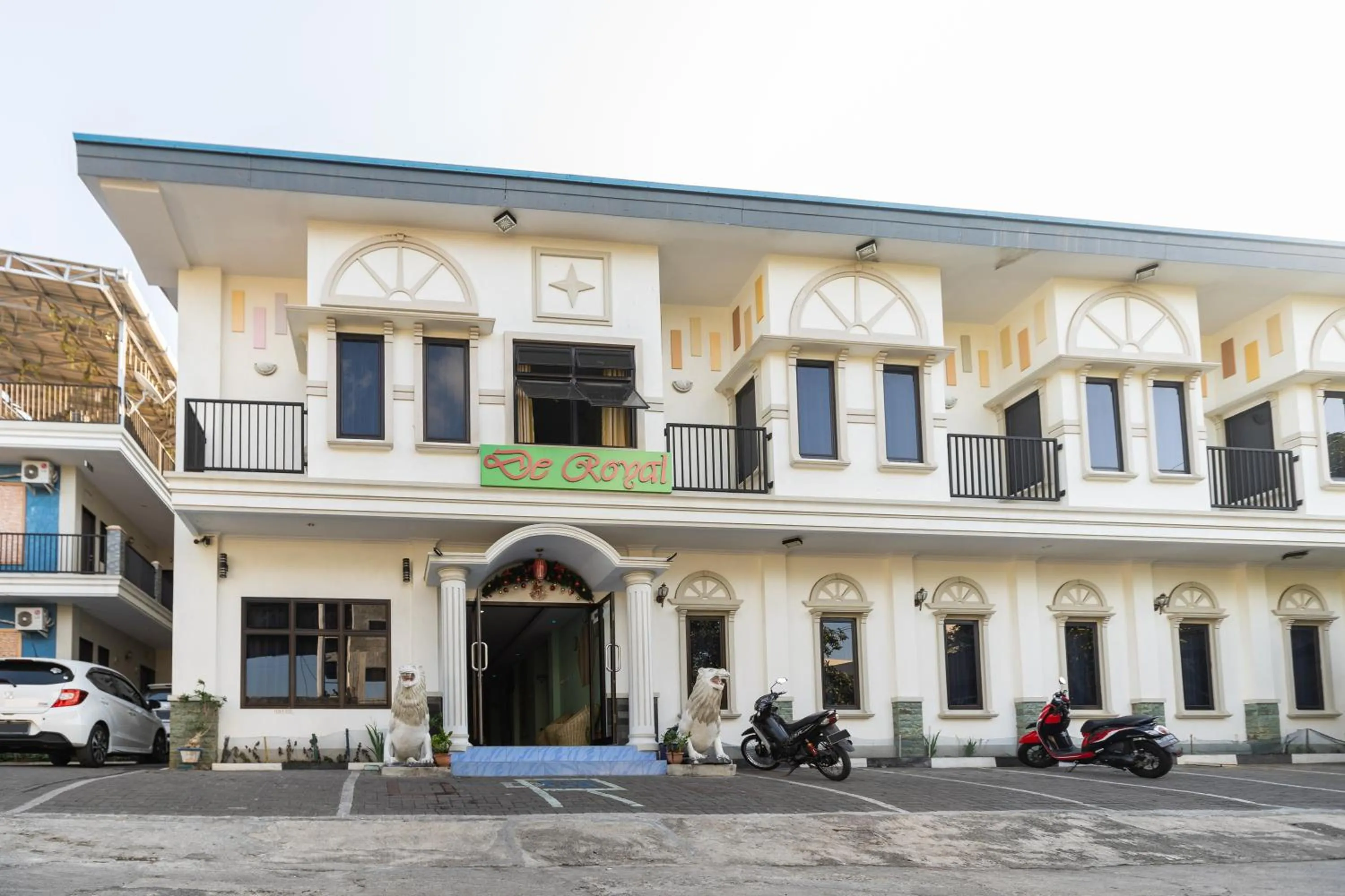 Property building in RedDoorz Plus @ Jalan Pumorow Manado