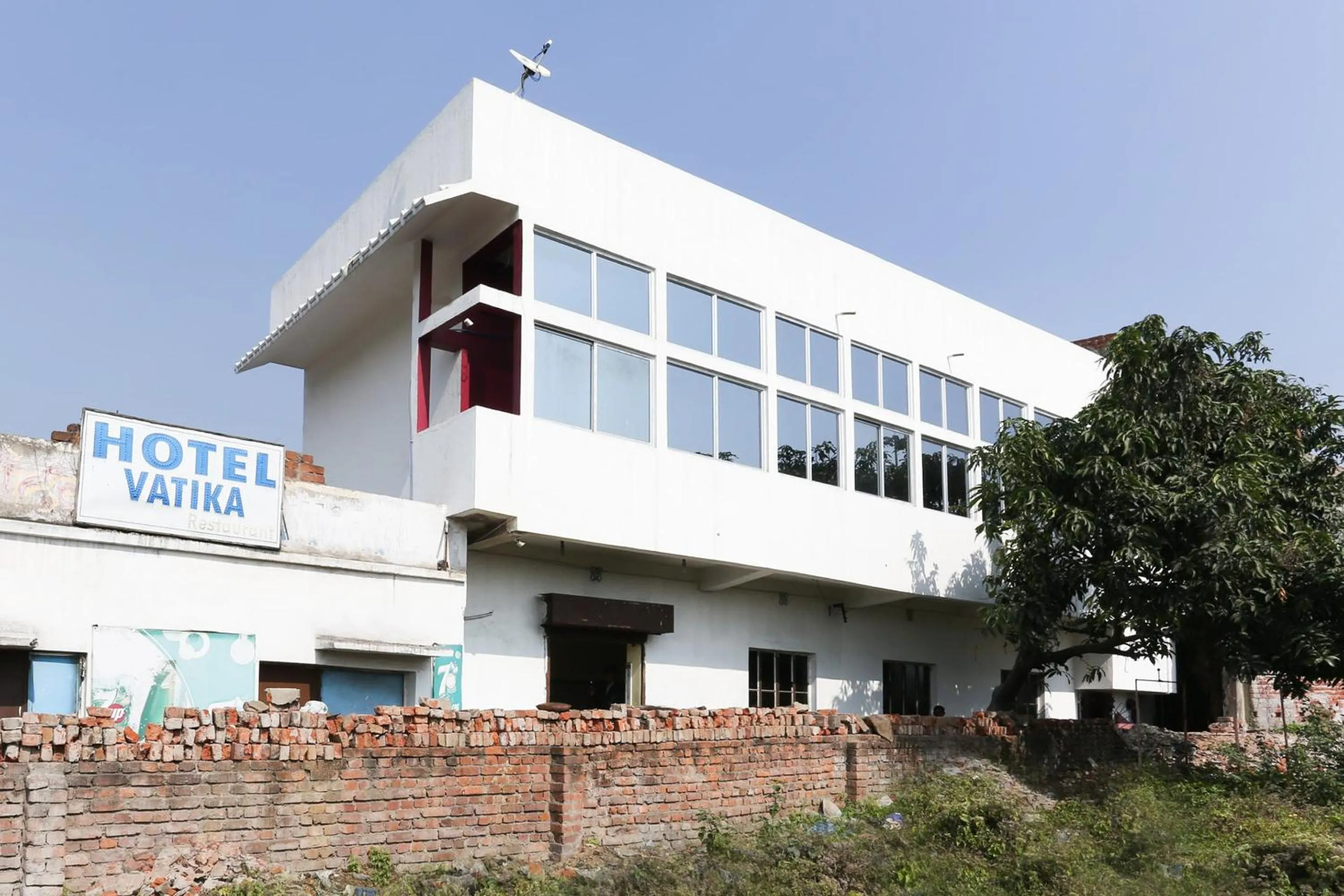 Facade/entrance in Hotel O Vatika Hotel