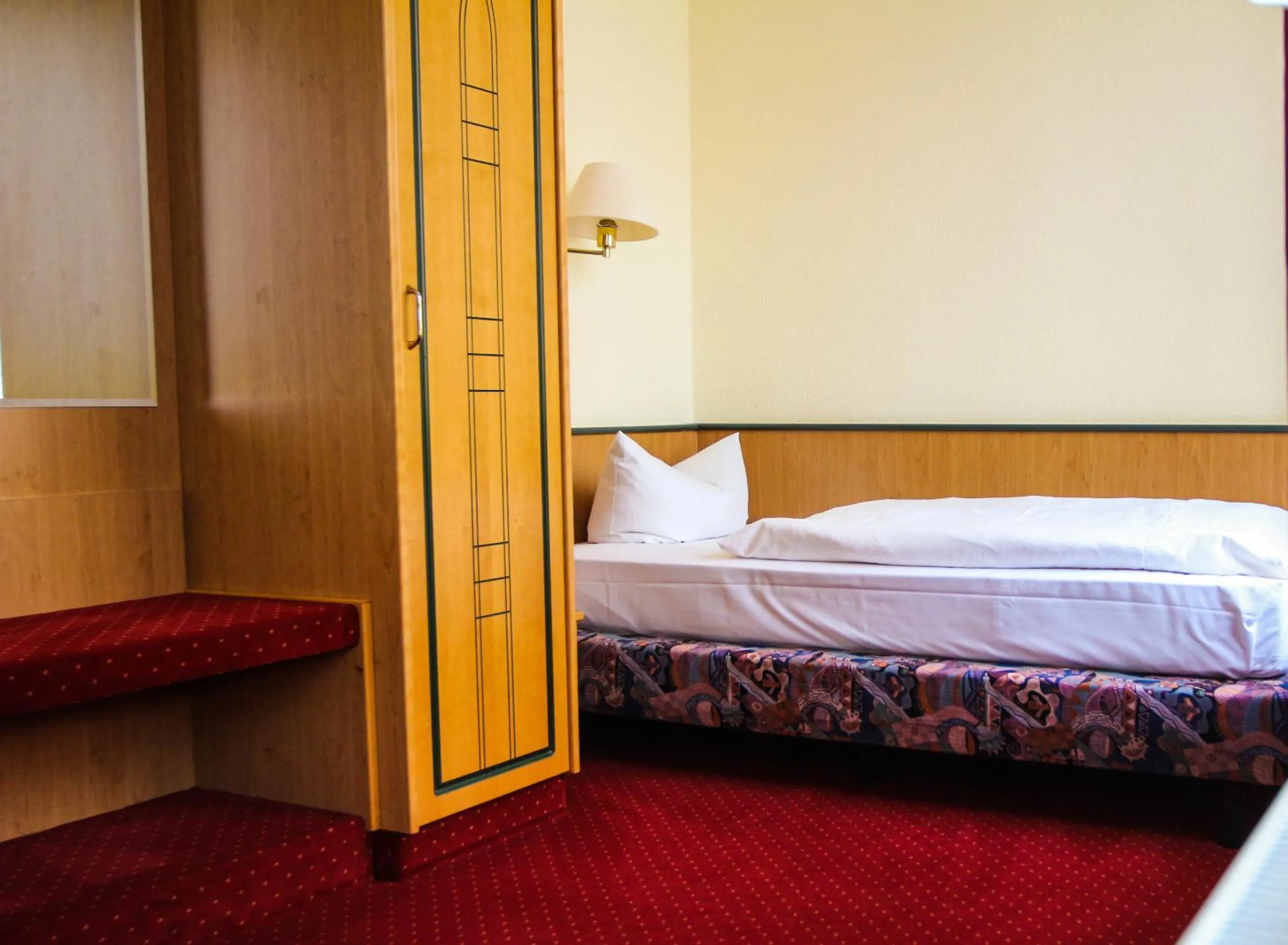 Bed in Waldsee Hotel am Wirchensee