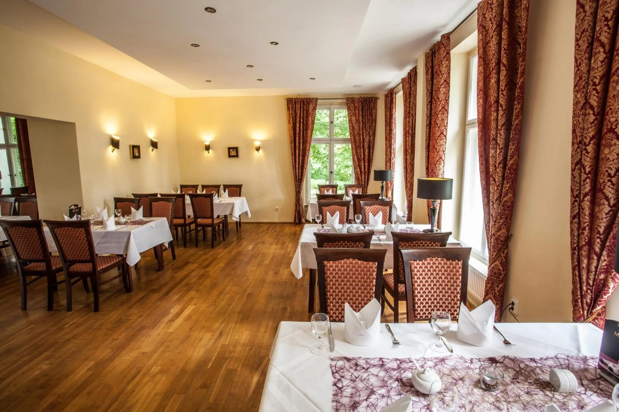Restaurant/places to eat in Waldsee Hotel am Wirchensee