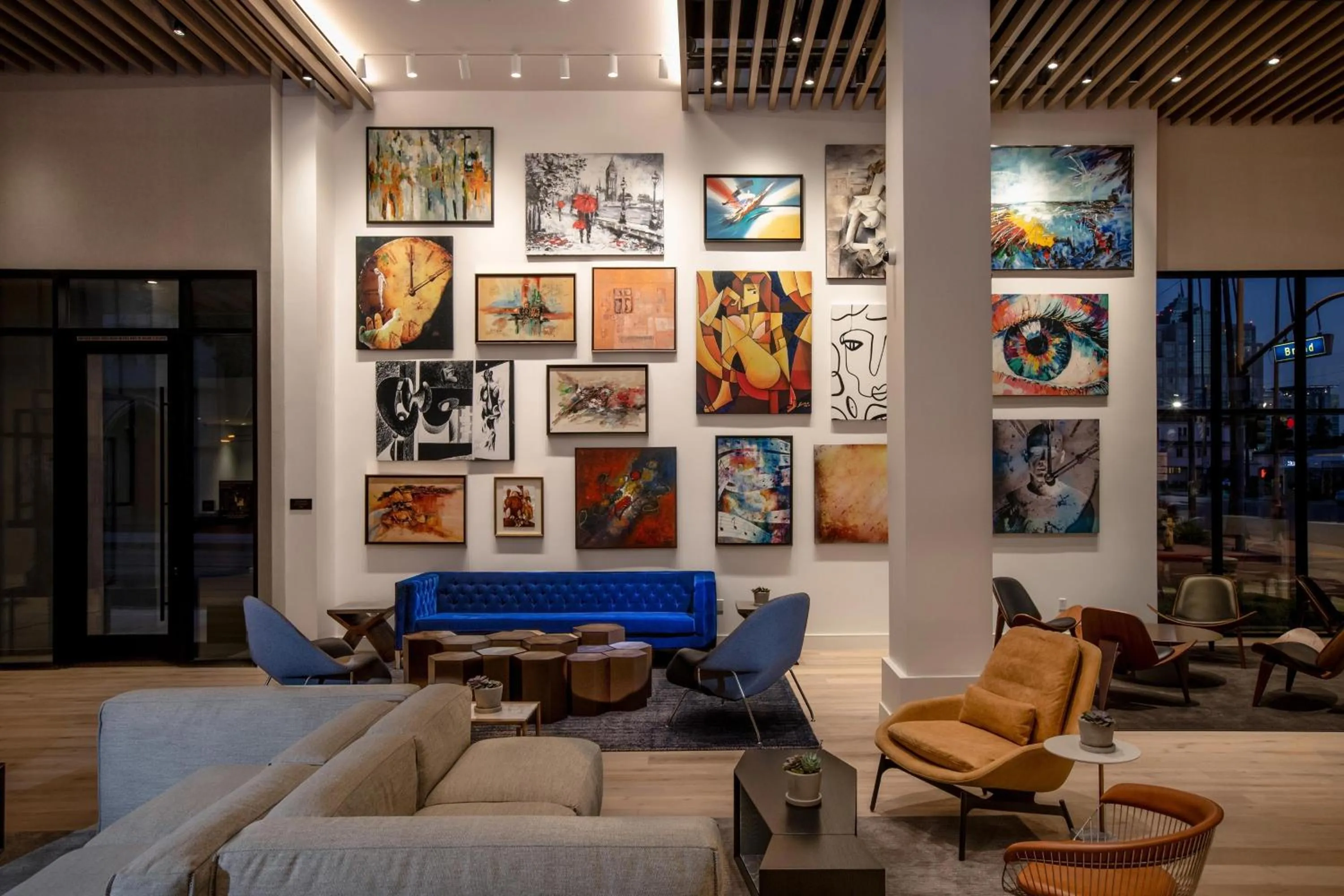 Lobby or reception in The Glenmark, Glendale, a Tribute Portfolio Hotel