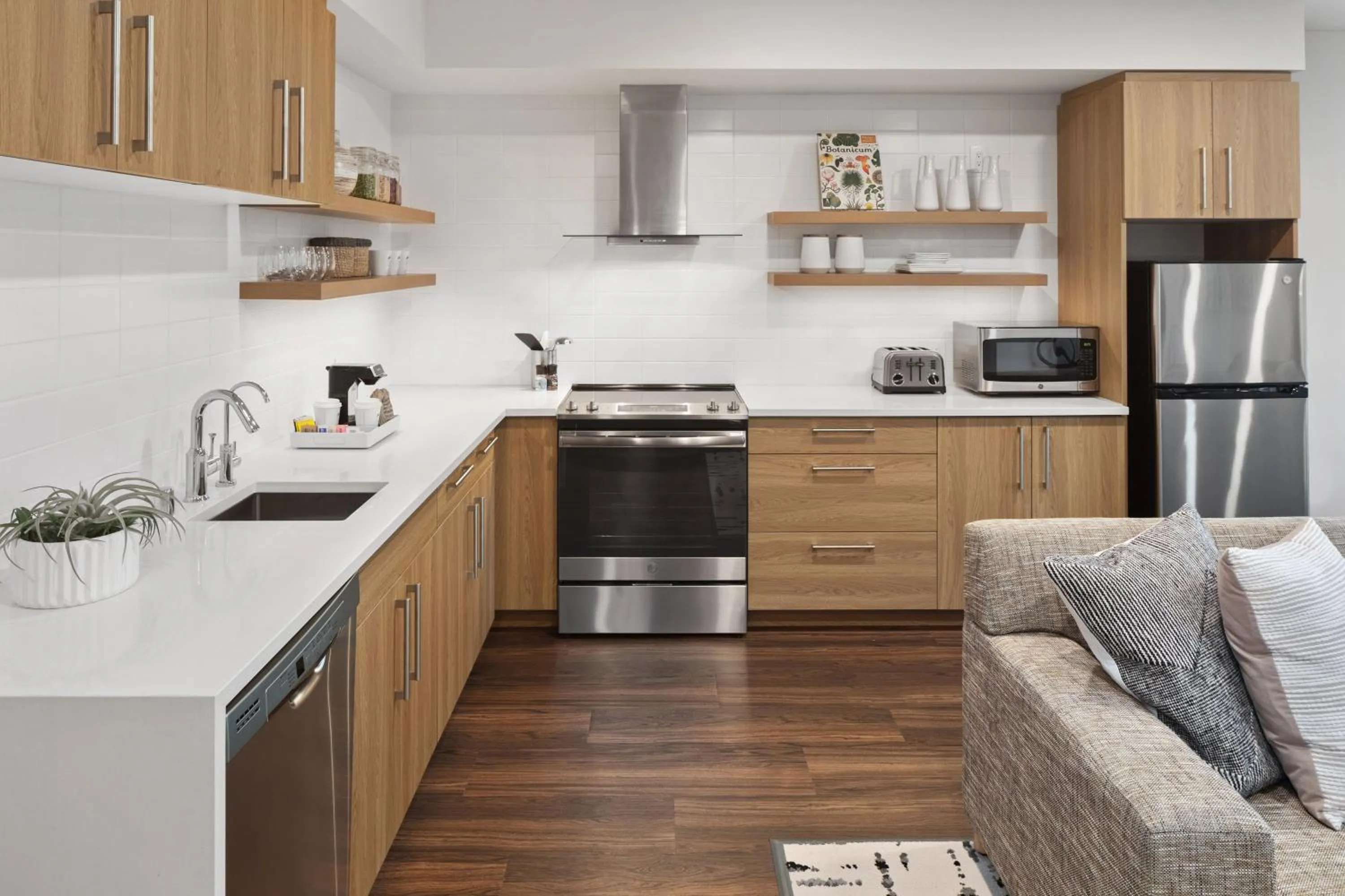 Kitchen or kitchenette in Element Bloomington Mall of America