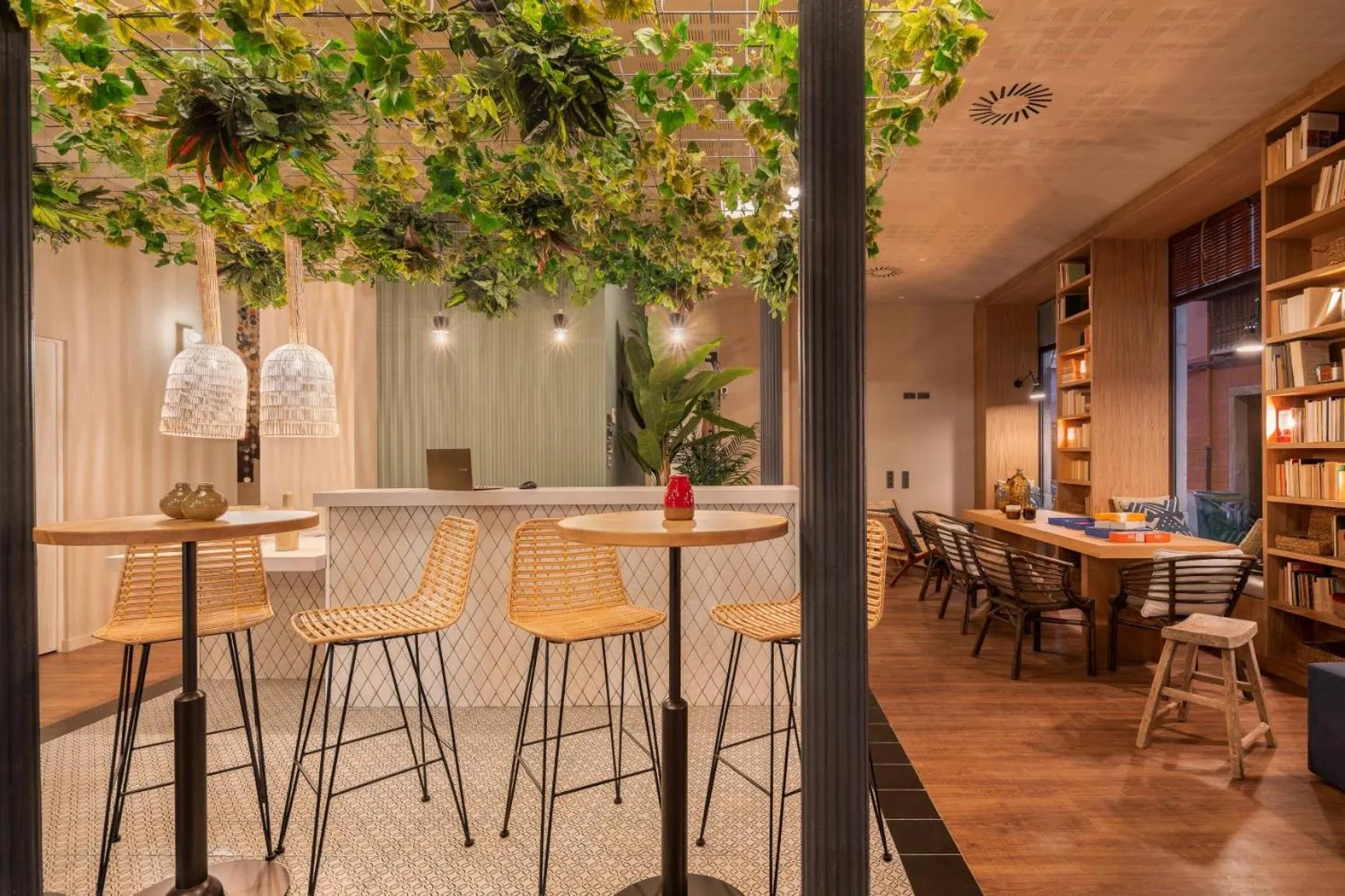 Communal lounge/ TV room in Toc Hostel Granada