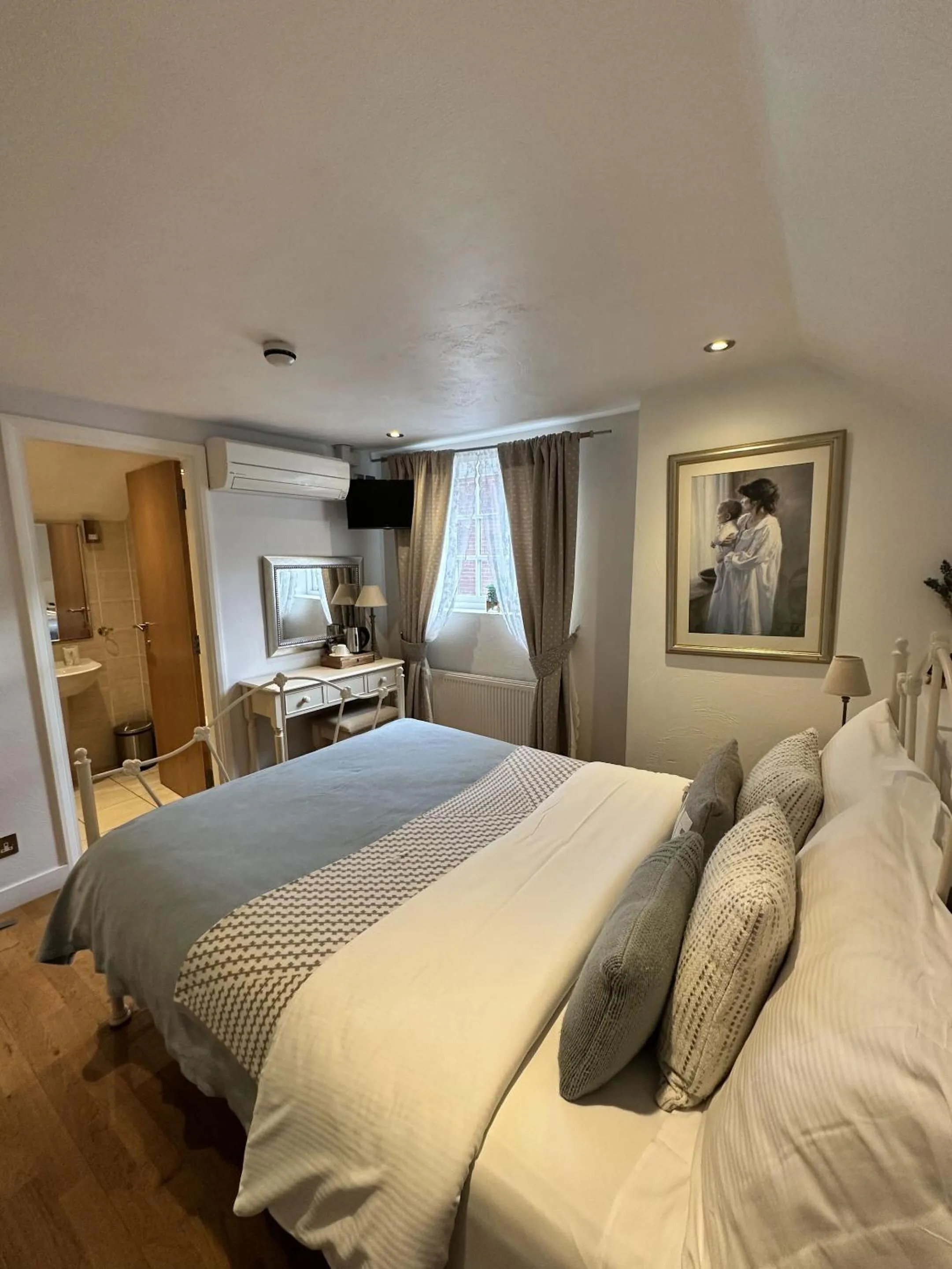 Bedroom, Bed in Bath House Hotel