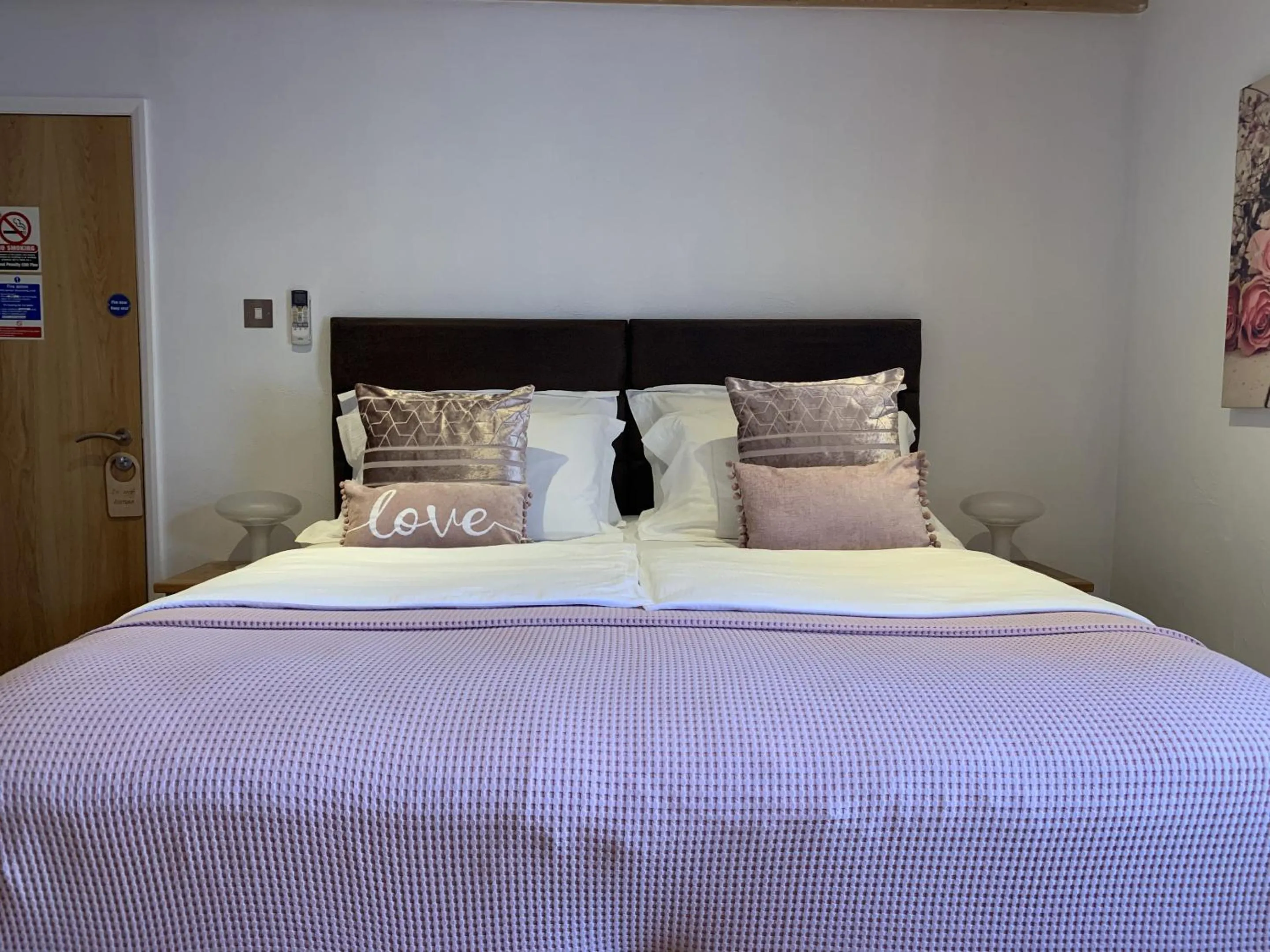 Bedroom, Bed in Bath House Hotel