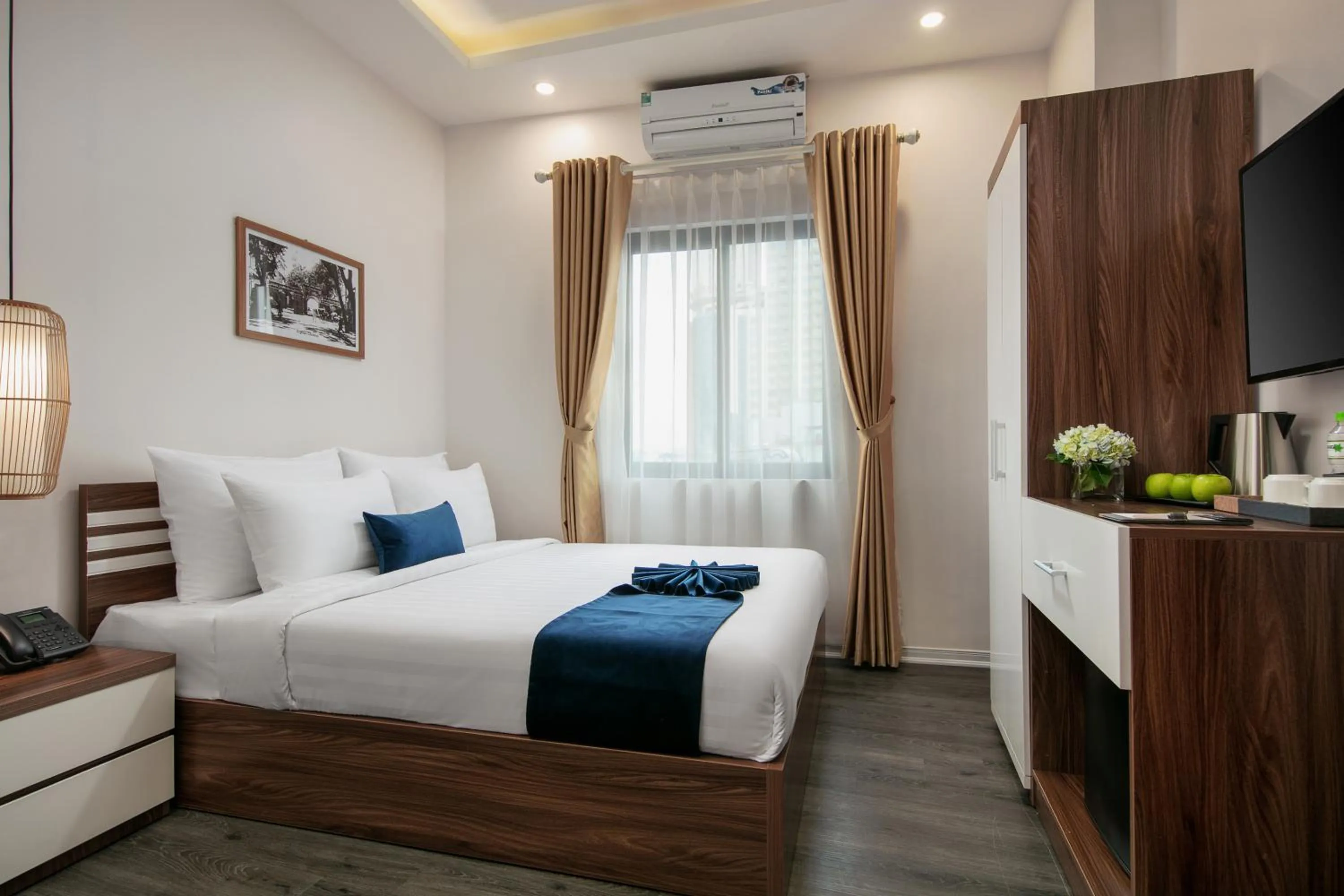 Bedroom, Bed in Patel Hotel Hanoi
