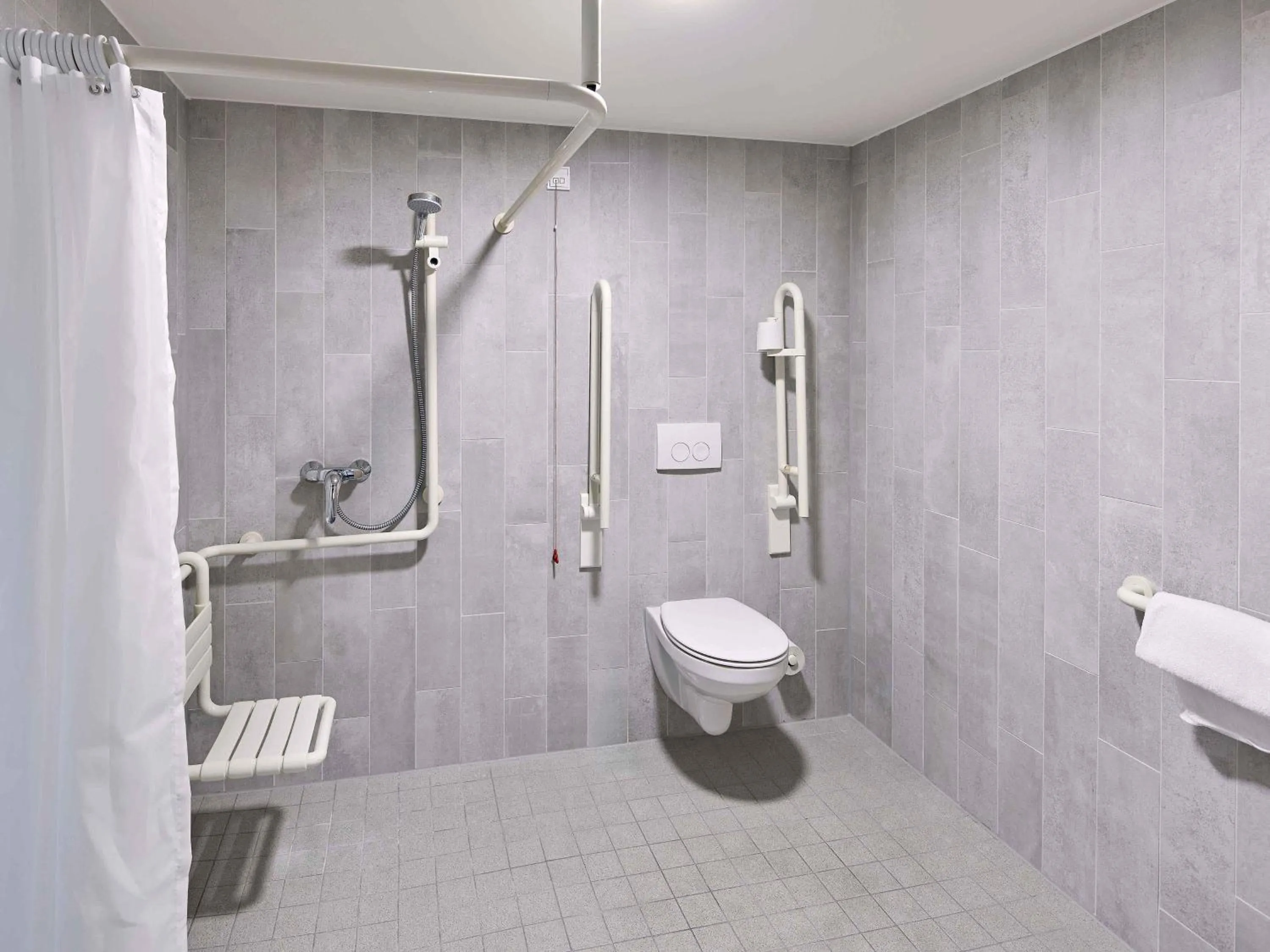 Bathroom in B&B HOTEL Köln-Marsdorf